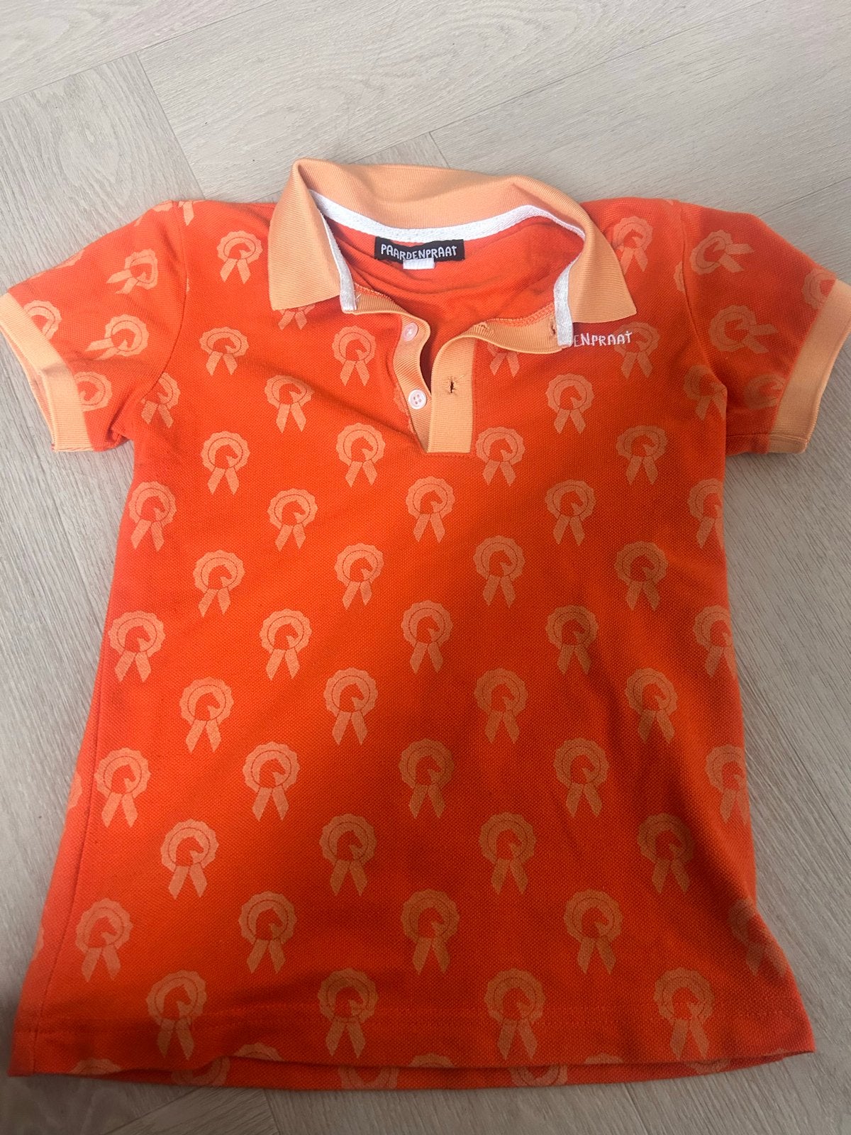 Paardenpraat TV Polo Oranje Maat 140, Ophalen of Verzenden, Gebruikt, Jongen of Meisje, Shirt of Longsleeve