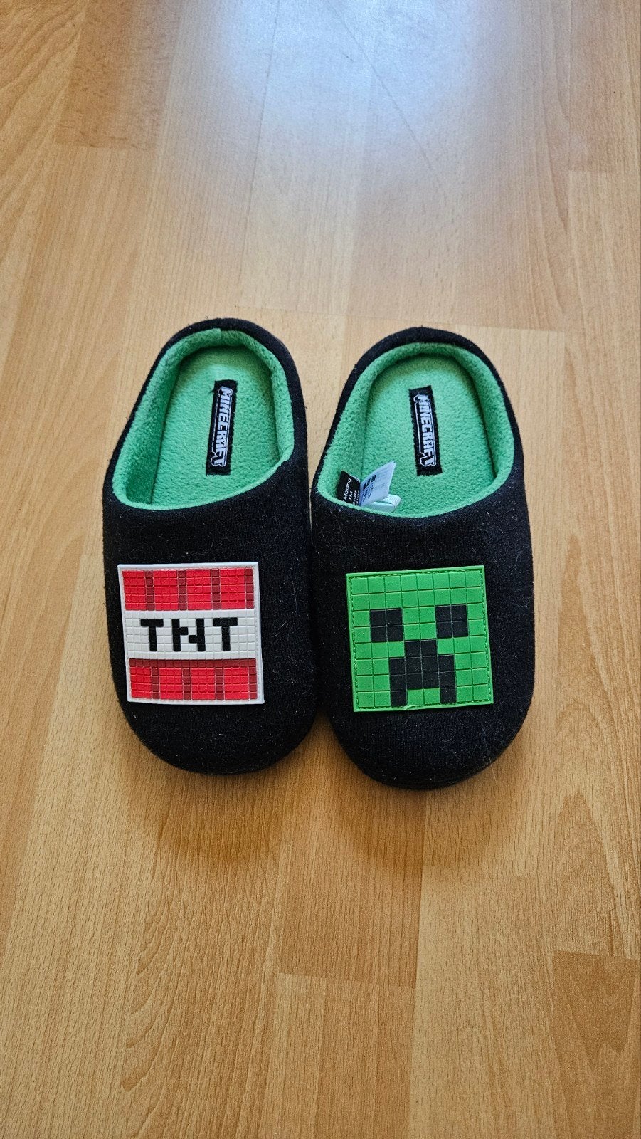Minecraft sloffen maat 35/36 - Creeper & TNT, Ophalen of Verzenden, Gebruikt