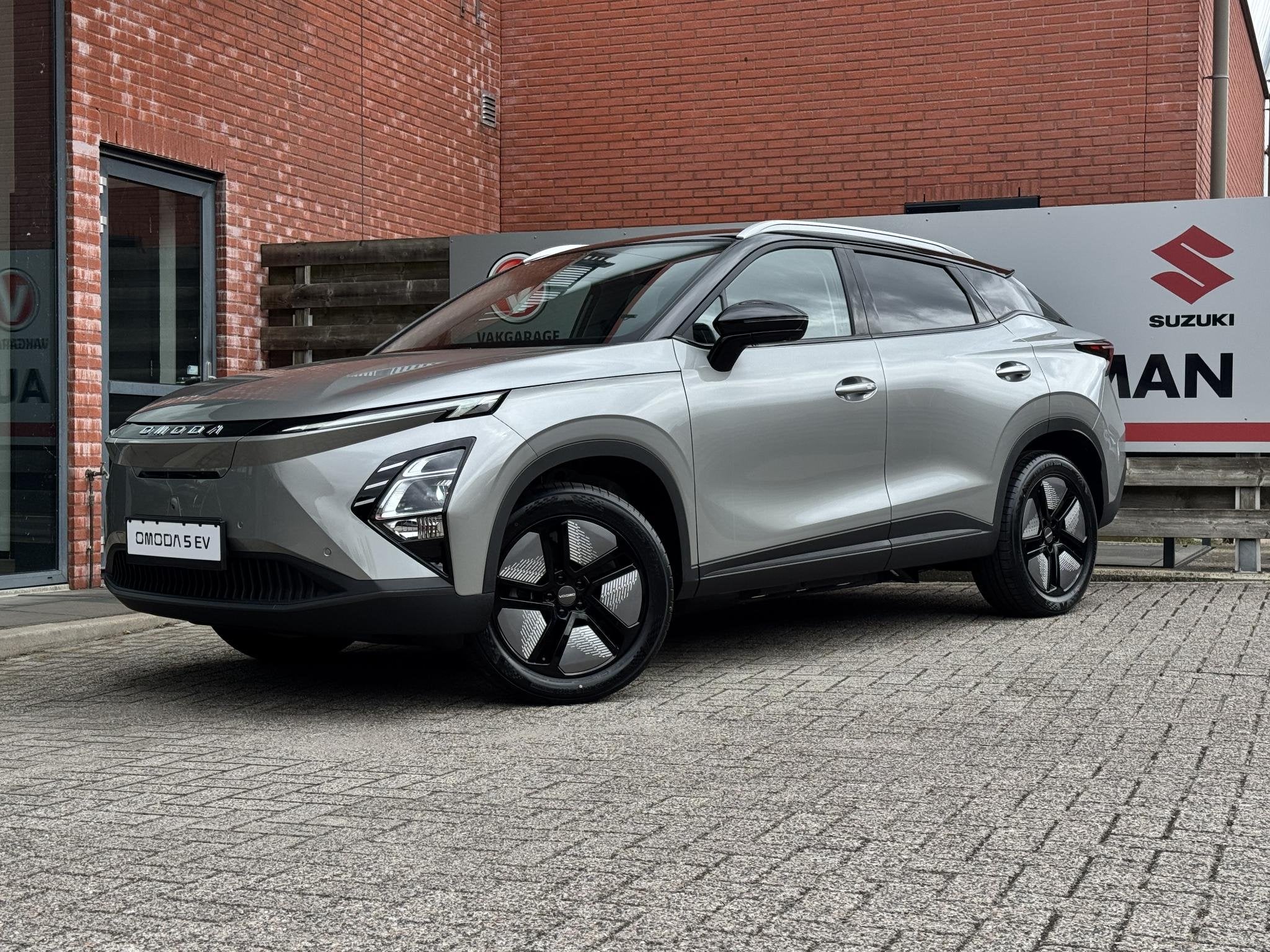 Omoda 5 EV Premium 61 kWh 360 Camera | Schuif/Kanteldak | Ke, Auto's, 402 km, 750 kg, Elektrisch, 211 pk