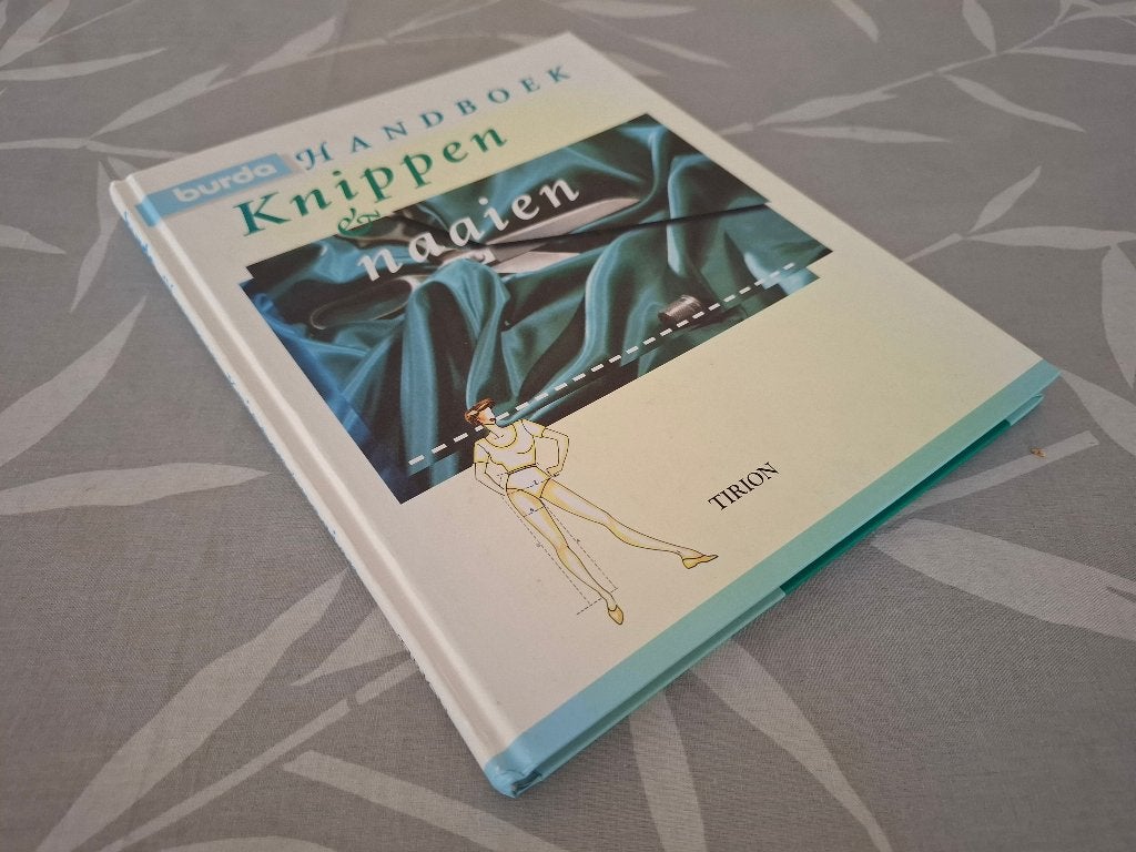 BURDA Handboek KNIPPEN en NAAIEN  – Leren Naaien in praktijk, Boeken, Ophalen of Verzenden, Zo goed als nieuw, Borduren en Naaien