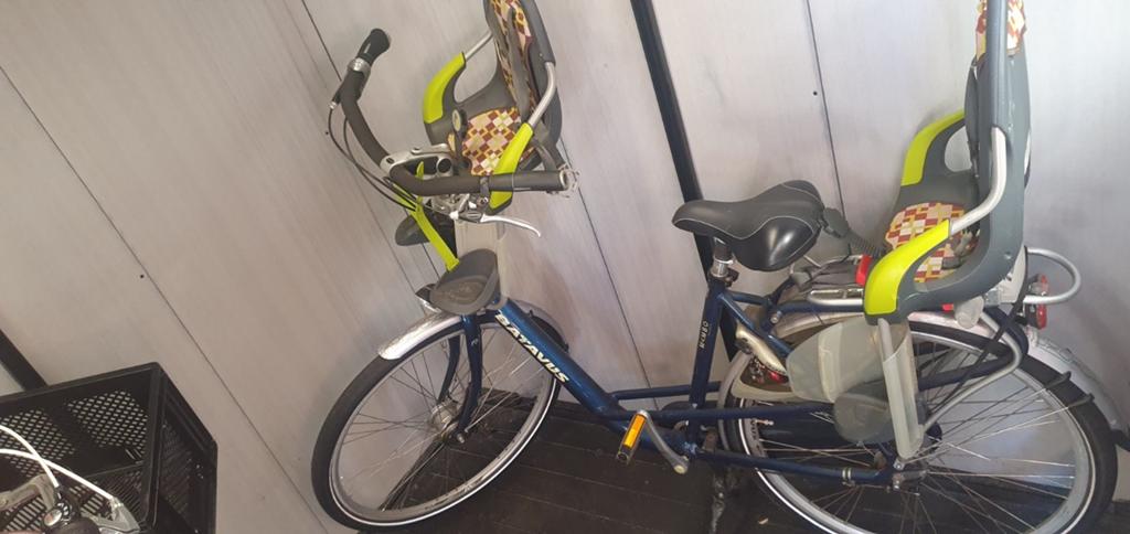 Batavus fiets met kinderzitjes, Fietsen en Brommers, Fietsen | Dames | Damesfietsen, Gebruikt, Batavus, Versnellingen, 53 tot 56 cm