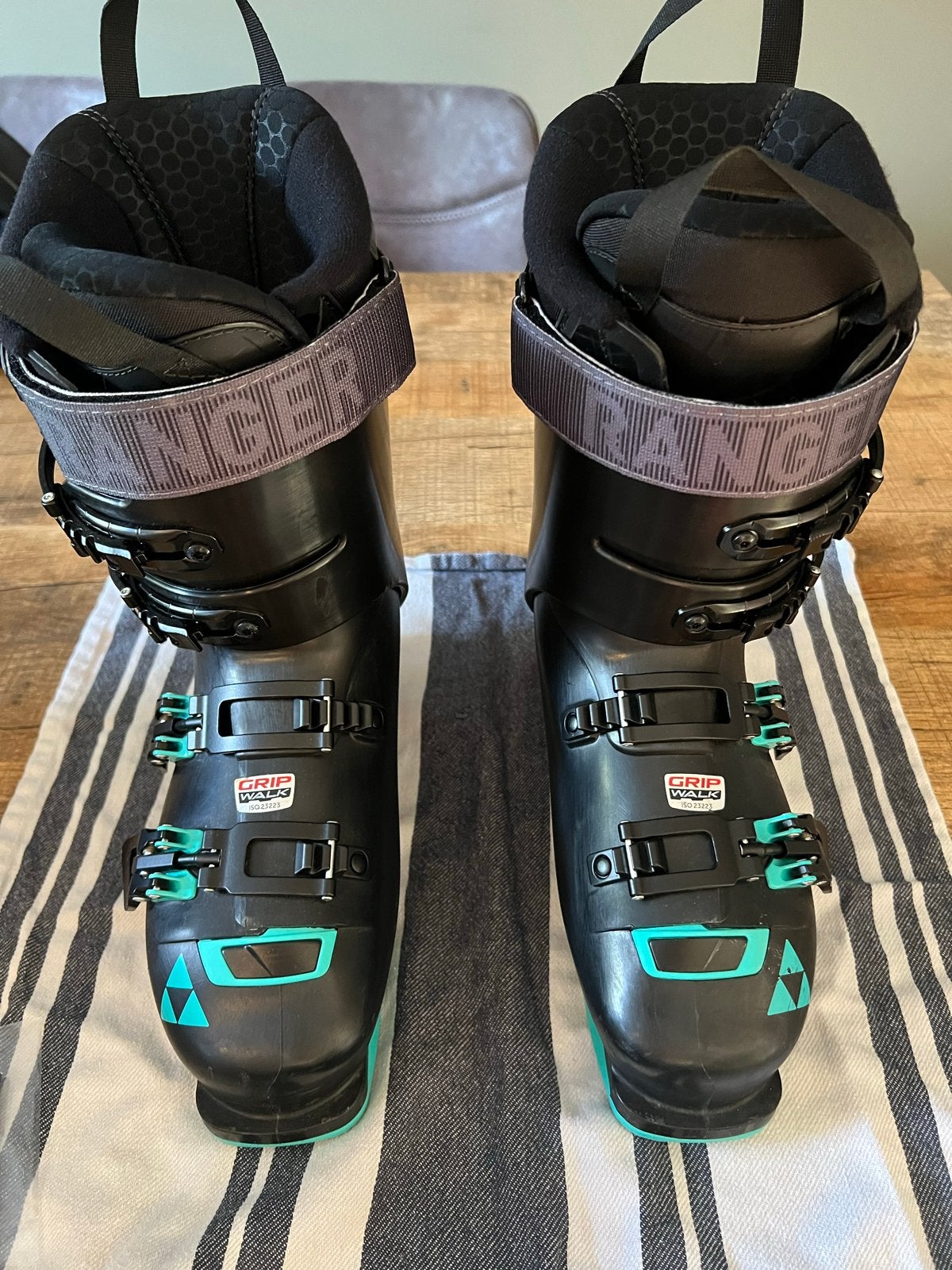 Fischer Ranger Dames skischoenen - Zo goed als nieuw, Sport en Fitness, Fischer, Schoenen, Ophalen of Verzenden, Zo goed als nieuw