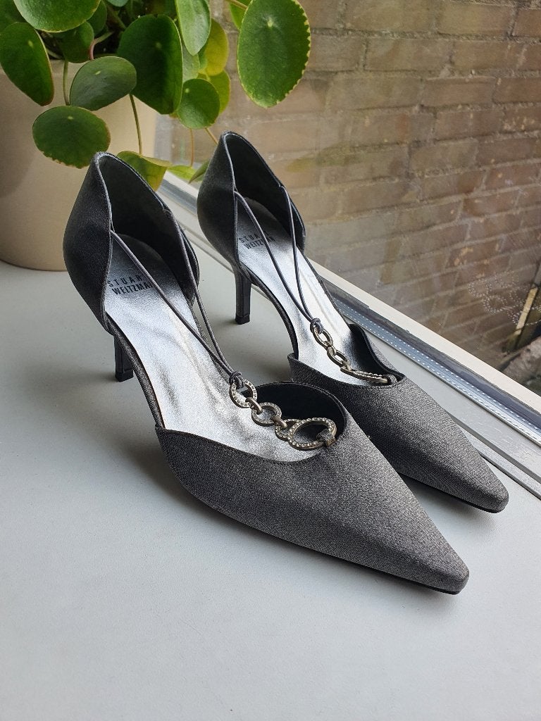 Stuart Weitzman luxe pumps grijs/zilver – maat 39, Kleding | Dames, Ophalen of Verzenden, Zo goed als nieuw, Grijs