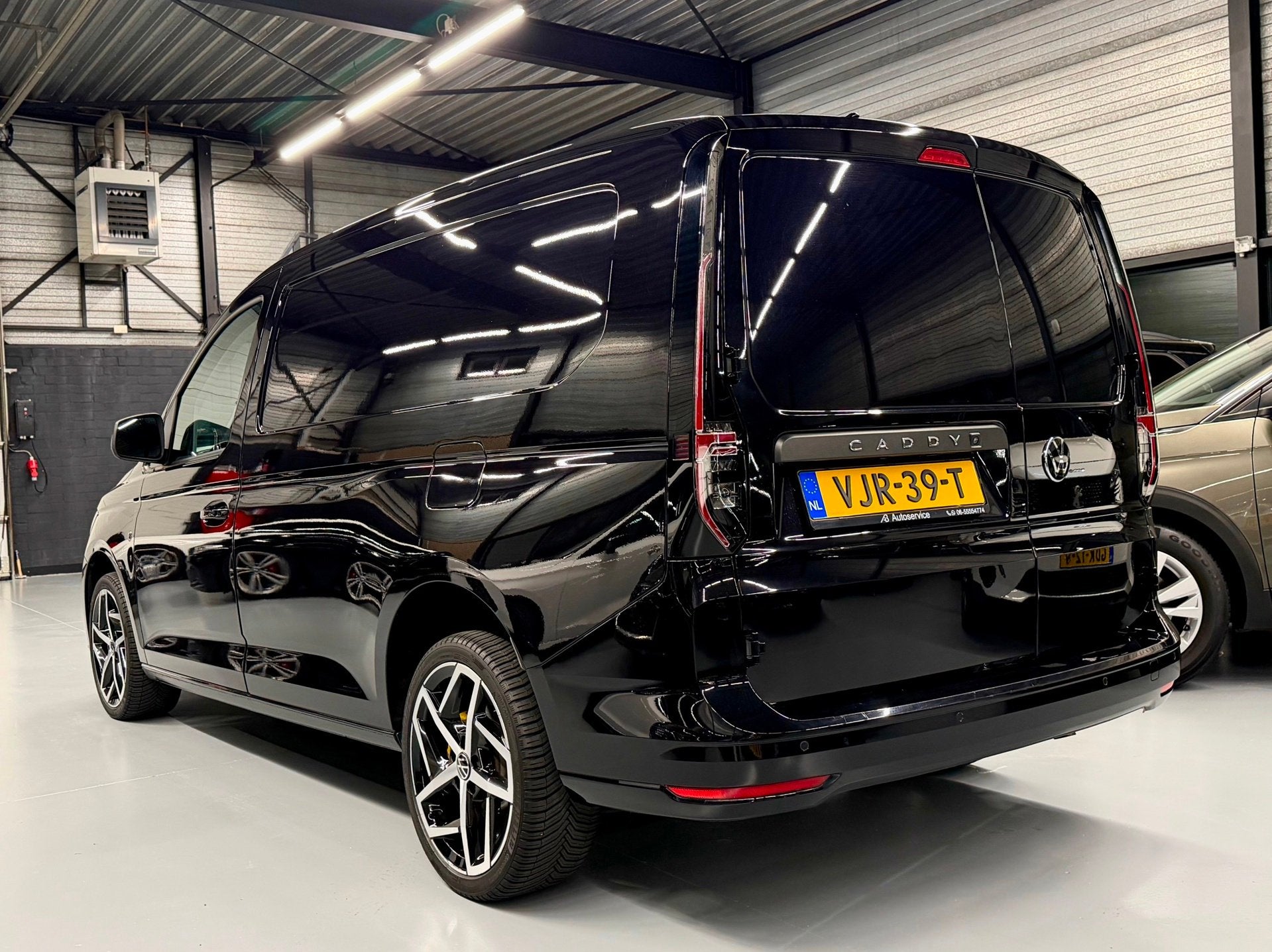 Volkswagen Caddy Cargo Maxi 2.0 TDI 1st Edition DSG l Leder, Auto's, Dealer onderhouden, Euro 6, 4 cilinders, Volkswagen
