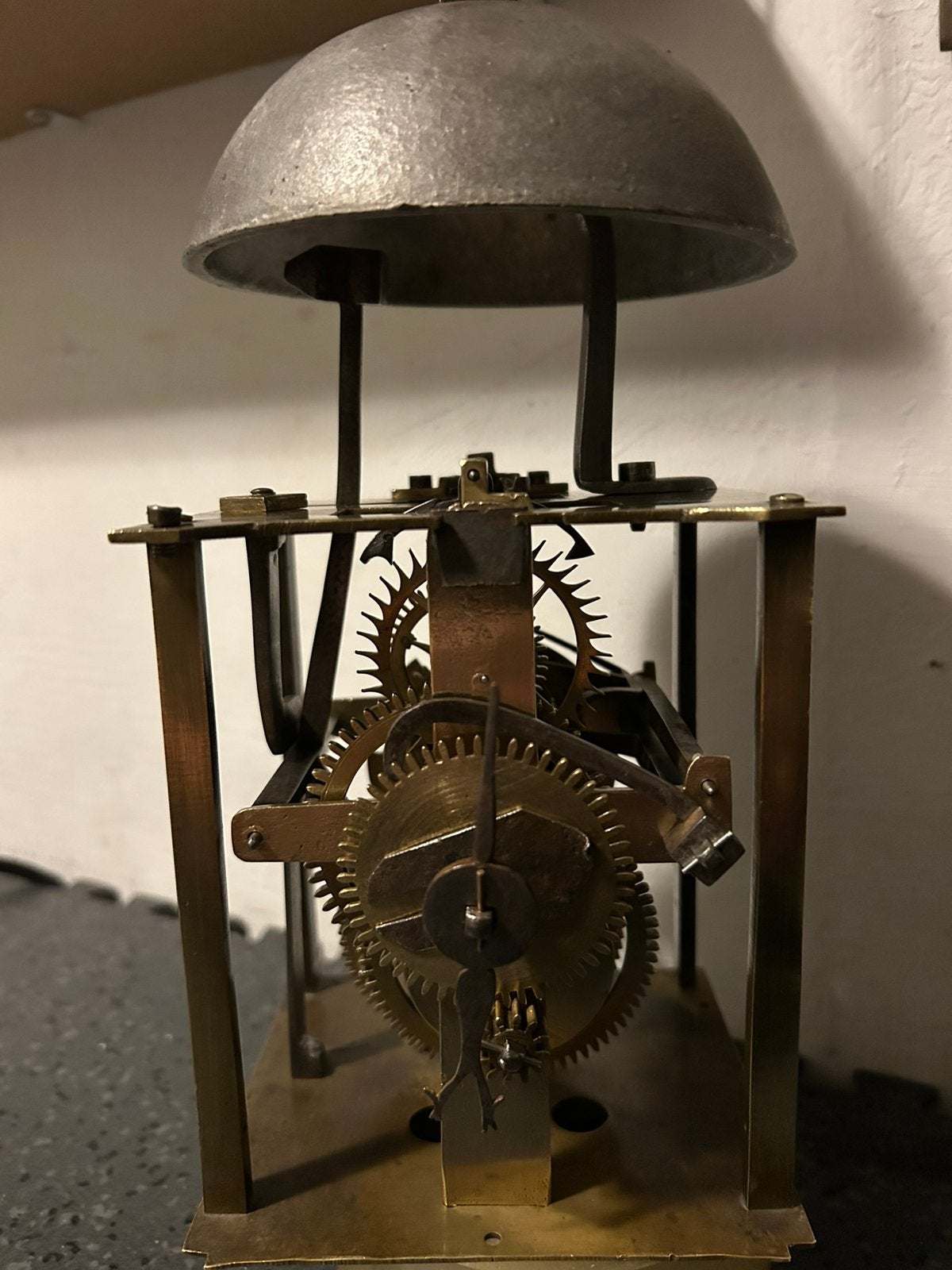 Zeer oud uurwerkje met kruisframe 1 wijzerig ., Ophalen