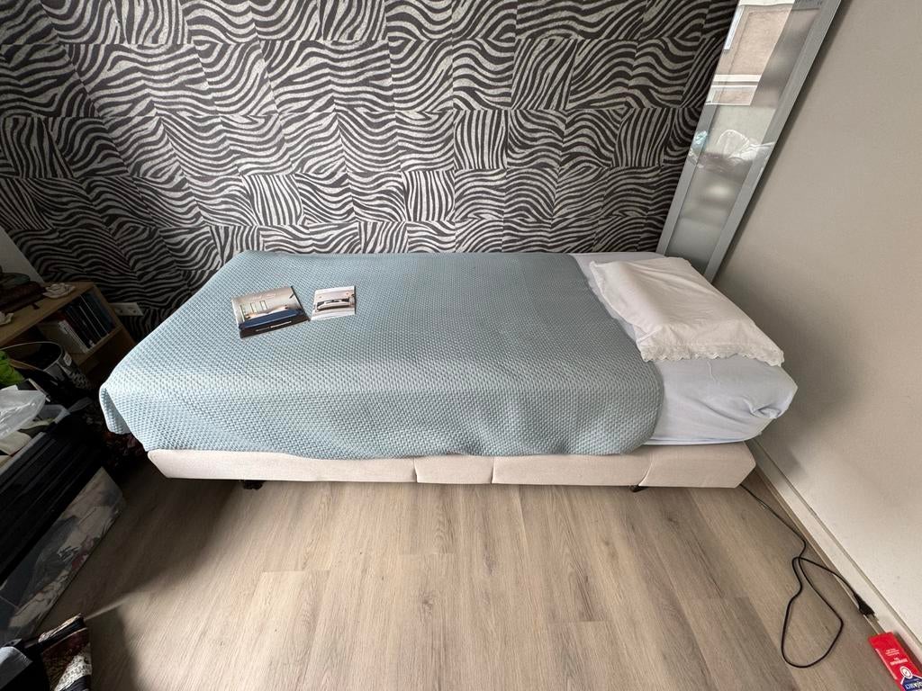 Wellfare hoog-laag bed met afstandsbediening, Huis en Inrichting, Slaapkamer | Bedden, Ophalen, Verstelbaar, 90 cm, Eenpersoons