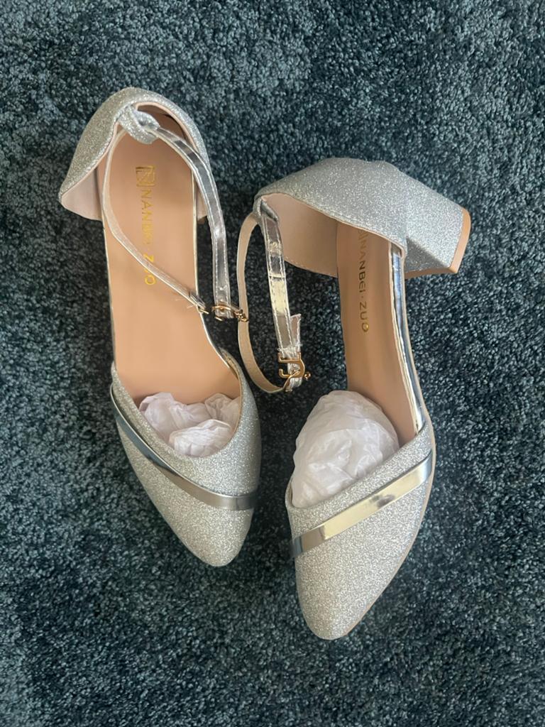 Mooie dames schoenen met glittertjes maat 38, Kleding | Dames, Schoenen, Ophalen of Verzenden, Zo goed als nieuw, Zwart, Sneakers of Gympen