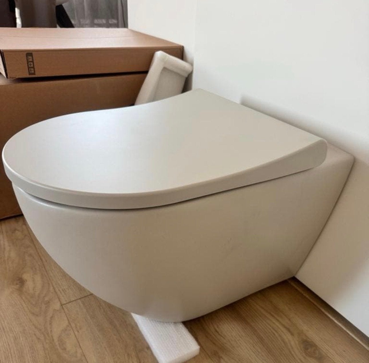 Luca Varess Vinto mat zand beige hangtoilet + softclose zitt, Ophalen, Nieuw, Toilet