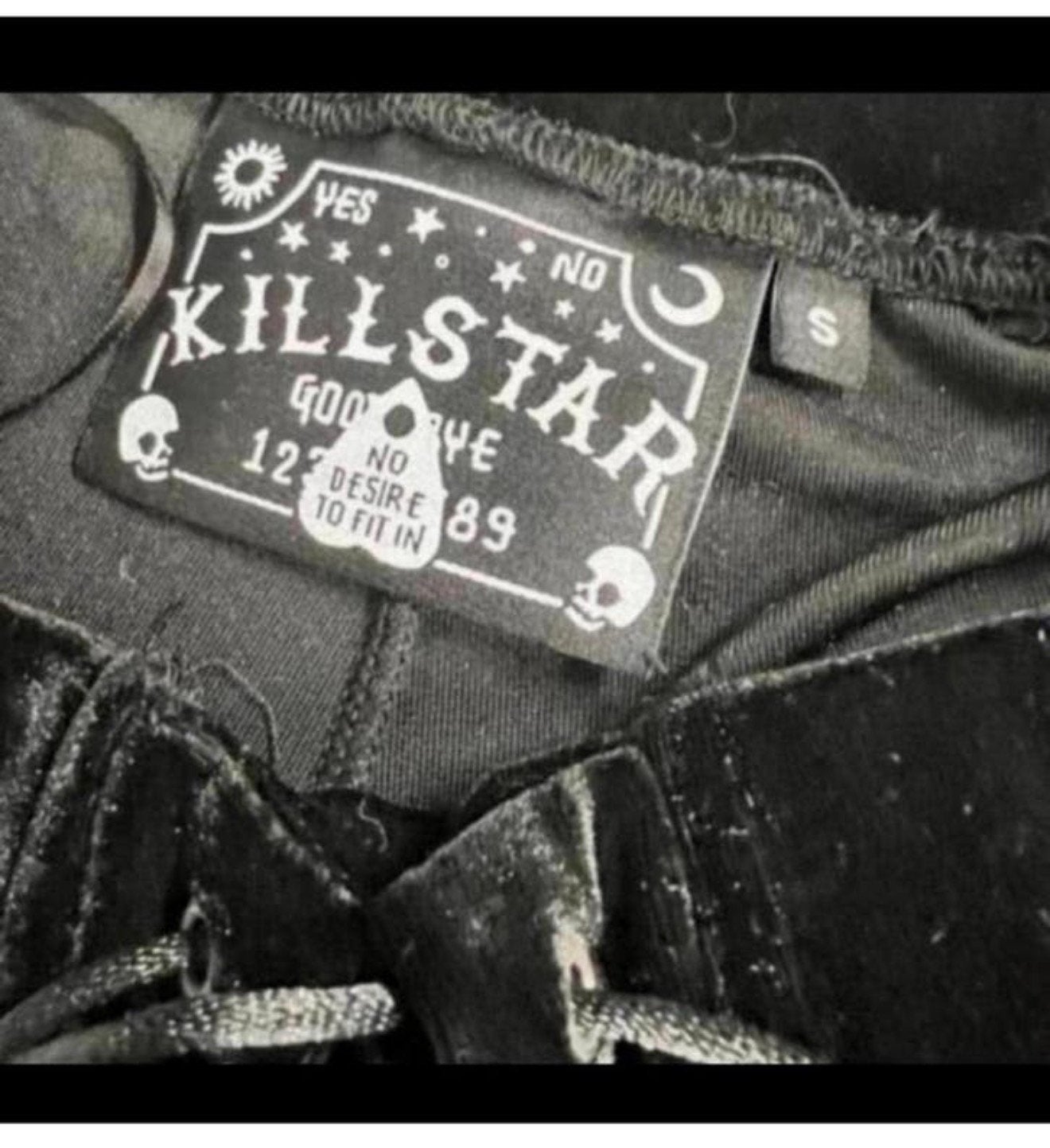 Killstar zwarte damesbroek Black Velvet bottoms S - Gothic, Kleding | Dames, Zwart, Ophalen of Verzenden, Zo goed als nieuw, H