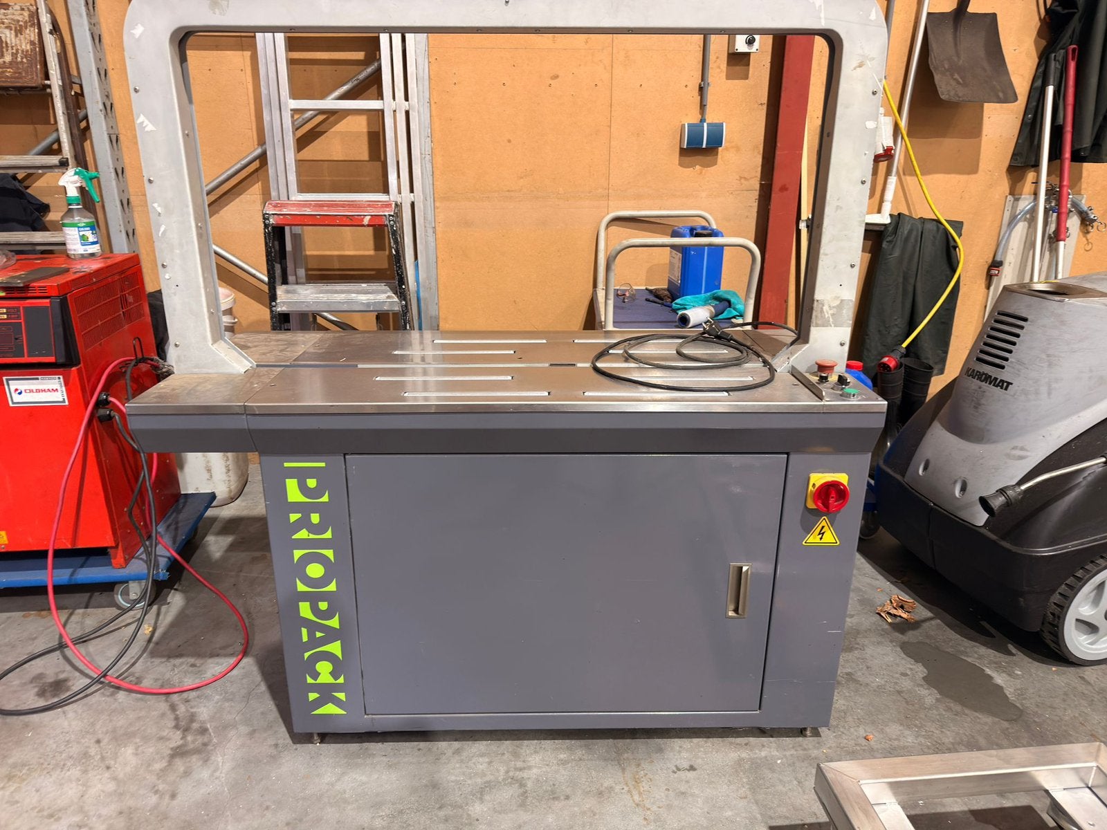 Omsnoeringsmachine!, Ophalen