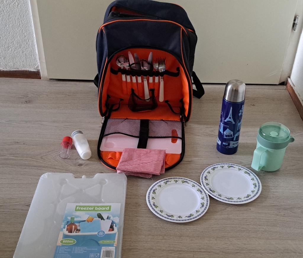 Te koop donker grote picknicktas met alles erbij 32 x23 x 40, Ophalen of Verzenden, Nieuw