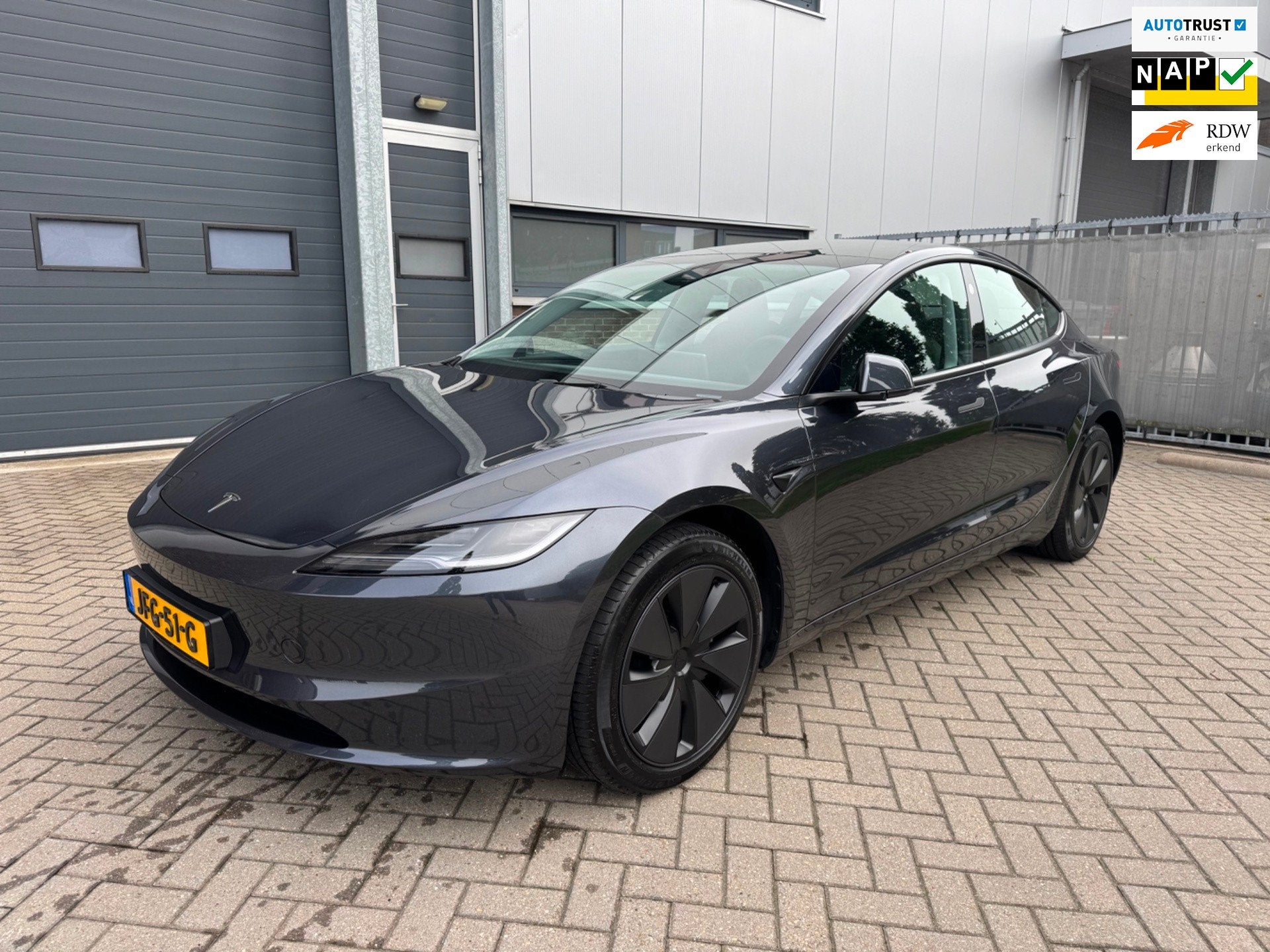 Tesla MODEL 3 RWD 60 kWh Highland, Premium, Stoelventilatie,, Auto's, Automaat, Dealer onderhouden, Achterwielaandrijving, Gebruikt
