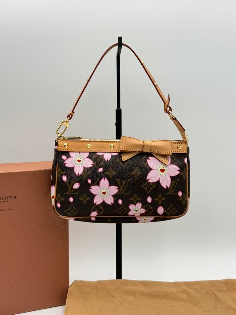 Louis Vuitton x Takashi Murakami Cherry Blossom Pochette, Ophalen of Verzenden, Zo goed als nieuw, Bruin, Handtas