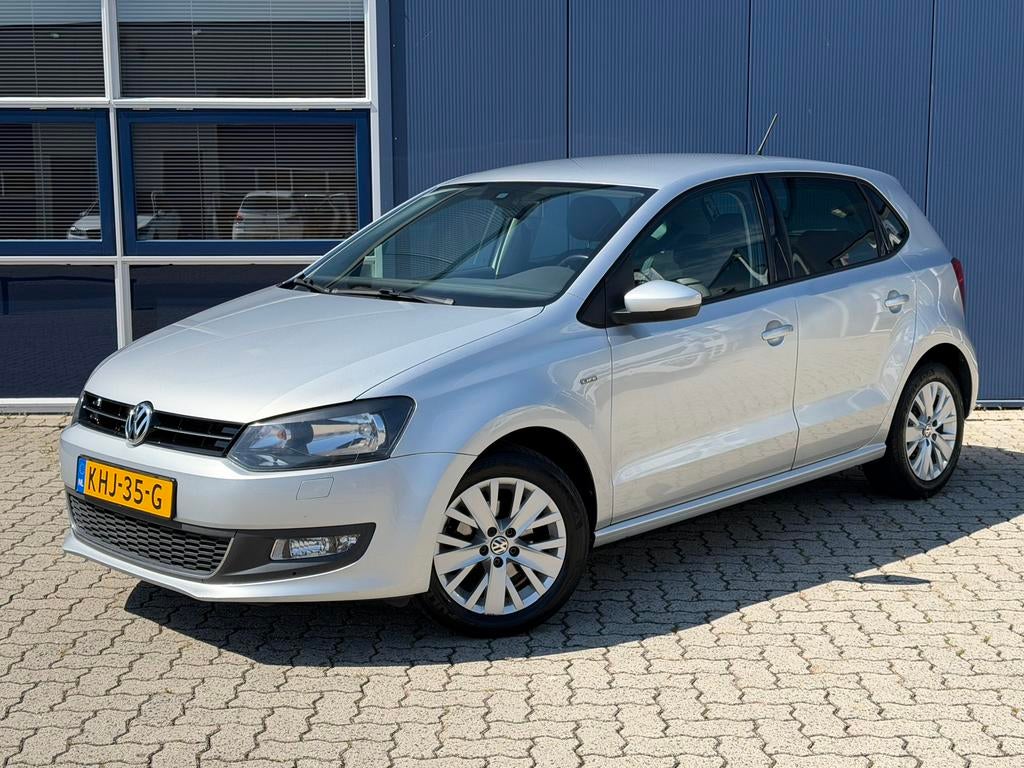 Volkswagen Polo 1.2 LIFE 2013 5-Drs Grijs|Airco|Cruise|PDC, Auto's, Voorwielaandrijving, Stof, Zwart, 1198 cc