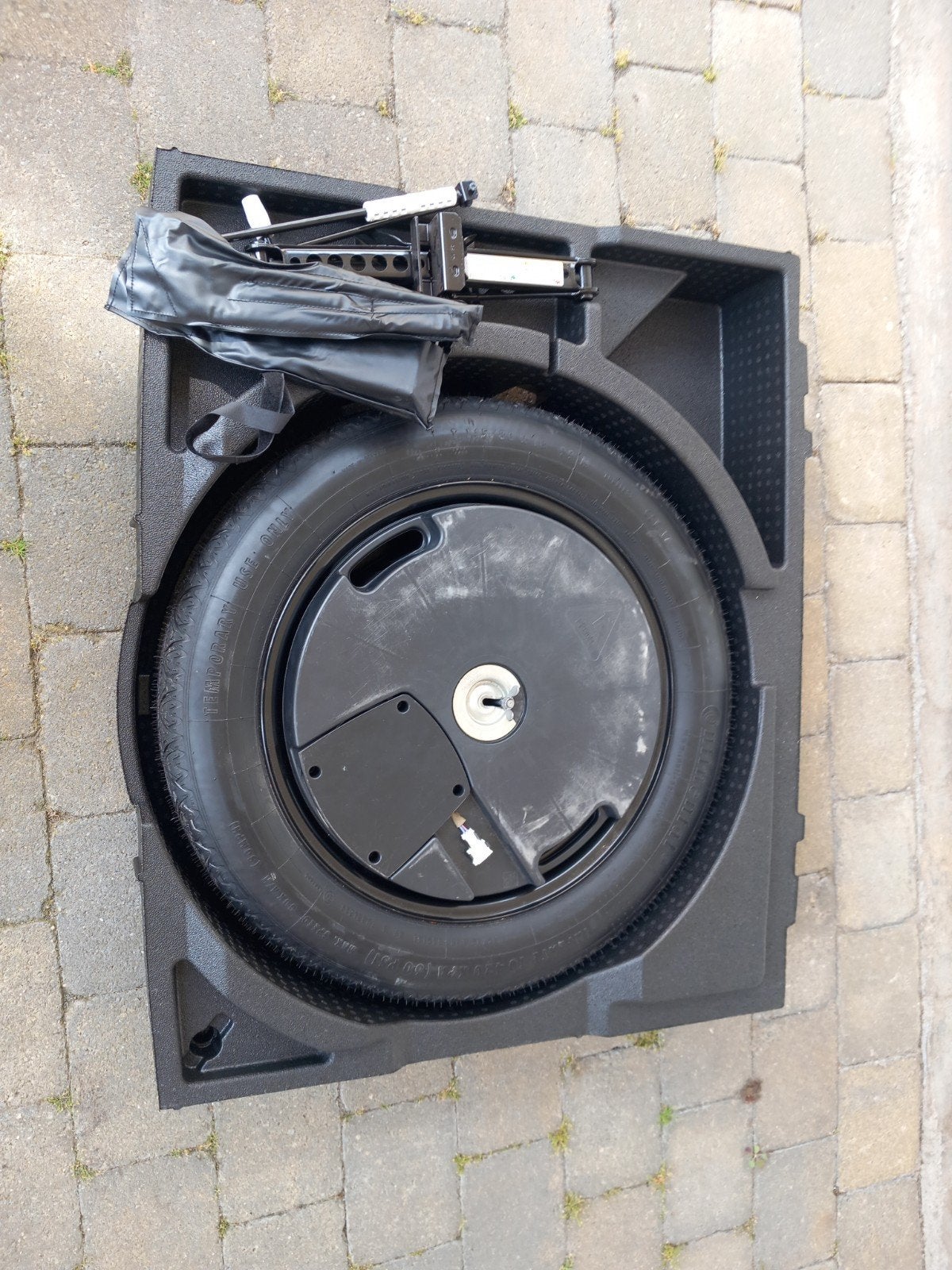 Reservewiel met toebehoren voor Audi Q3 (2012-2018), Auto-onderdelen, Ophalen, 18 inch, Gebruikt, Banden en Velgen