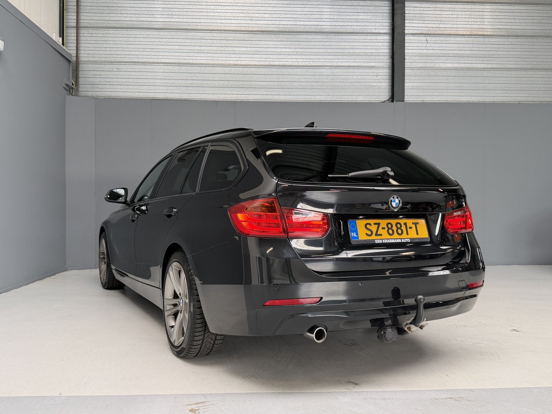BMW 3 Serie Touring 320d High Executive Trekhaak|Cruise|Navi, Auto's, 21 km/l, Zwart, 4 cilinders, Zwart