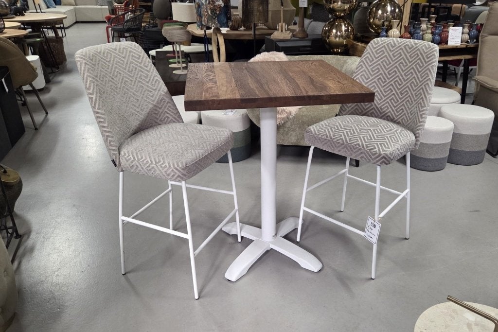 Leuk barset: halfhoge bartafel + 2 barstoelen wit grijs hout, Ophalen, Met voetsteun, 60 tot 90 cm, Zo goed als nieuw