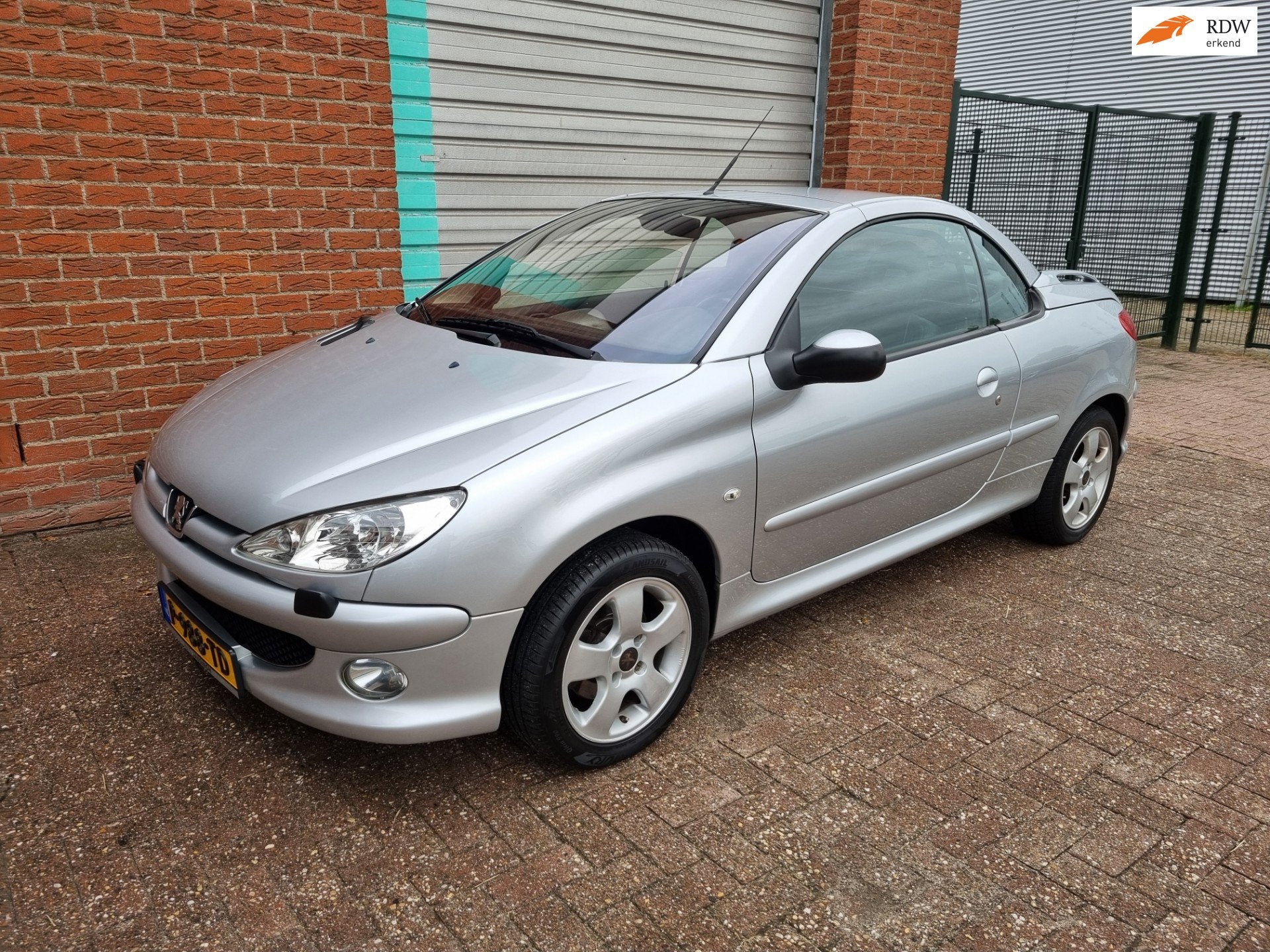 Peugeot 206 CC 2.0-16V Cabrio Clima! Leder! Bj:2005, Auto's, 136 pk, 4 cilinders, Cabriolet, 4 stoelen