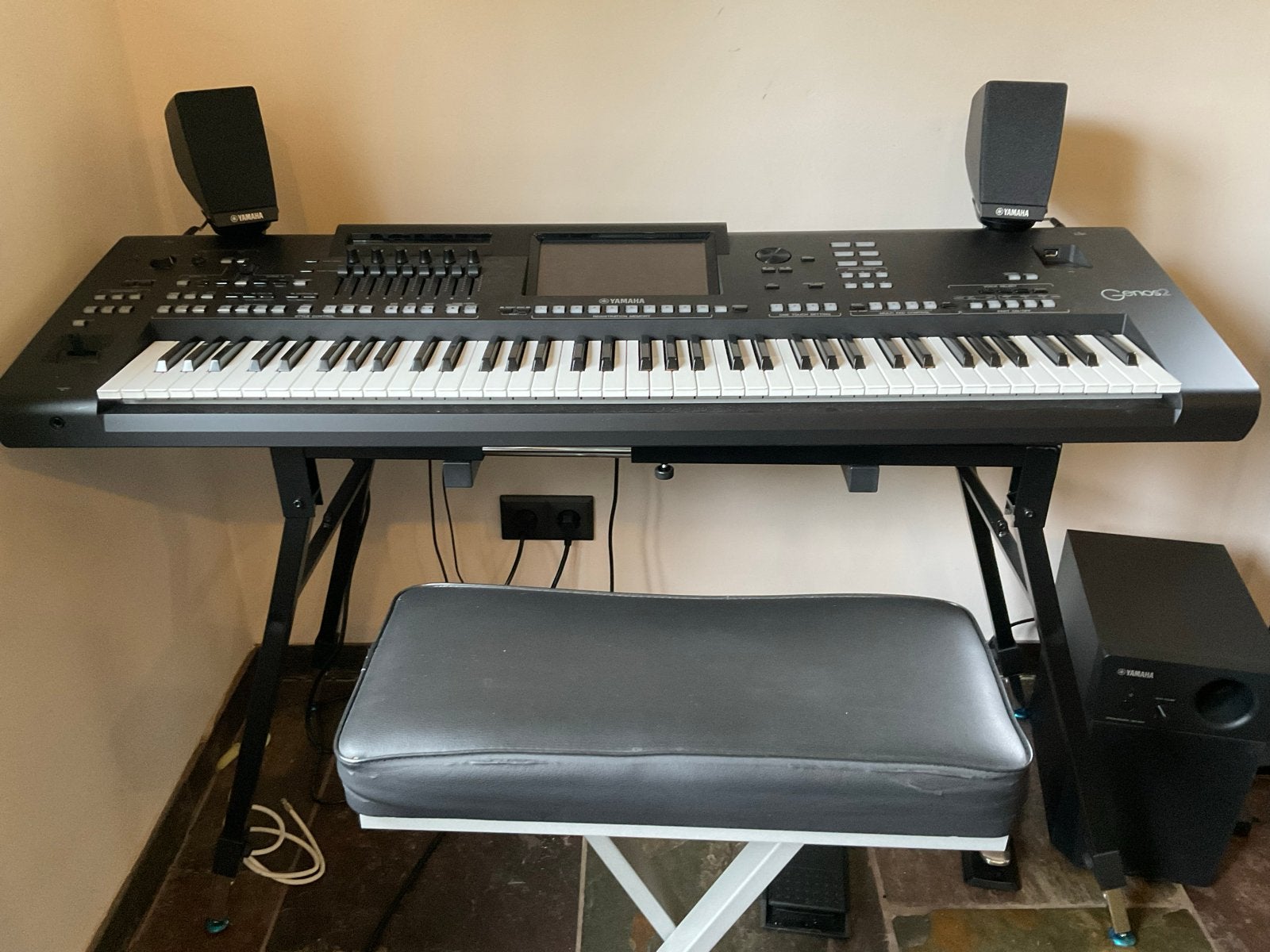 Yamaha Genos2 Workstation Keyboard met Speakers en Standaard