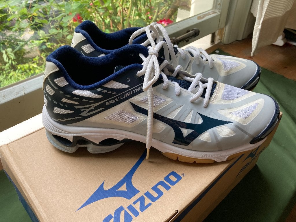 Mizuno gymschoenen maat 41, Mizuno, Ophalen of Verzenden, Zo goed als nieuw, Wit