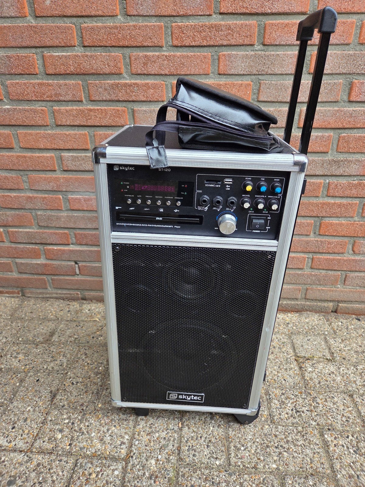 Skytec ST120 Draagbare PA-systeem met DVD/CD/USB/SD/BT, Ophalen, Gebruikt, Complete set