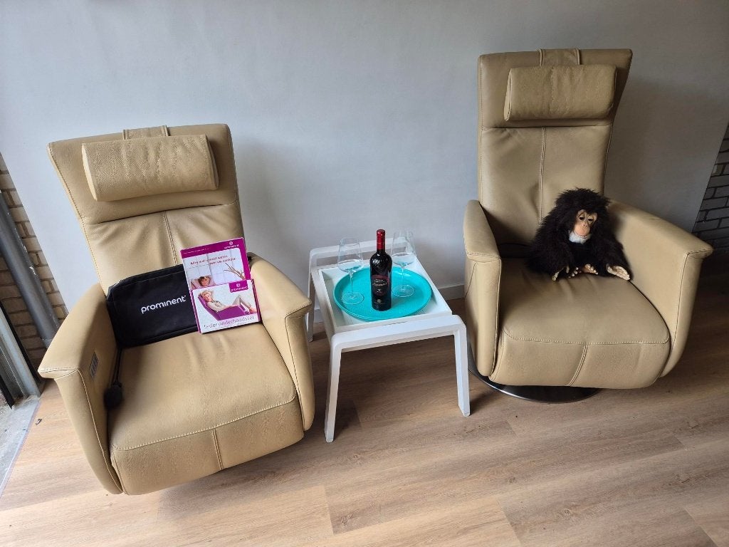 Prominent Relax Fauteuils - Draaibaar - Leer - Accu, Huis en Inrichting, Ophalen, Gebruikt, 50 tot 75 cm, Leer