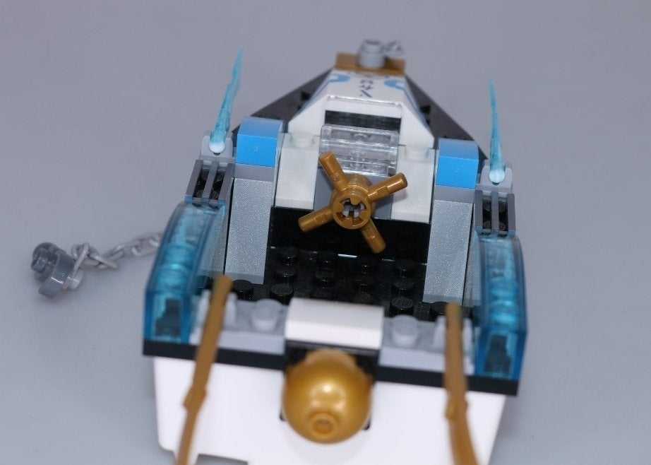 Foto 8 van Lego Juniors ninjago zane's ninjabootachtervolging 10755