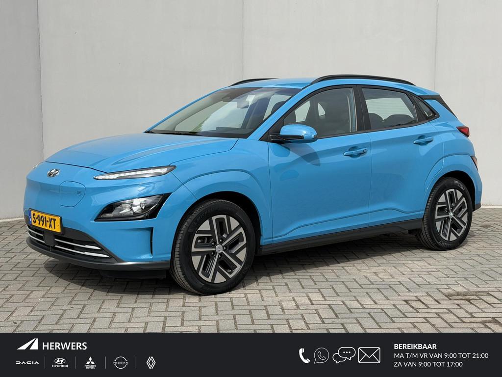 Hyundai Kona EV Comfort 64 kWh / Accu SOH 100% / Volledig On, Auto's, Hyundai, Stof, Gebruikt, Blauw, Origineel Nederlands