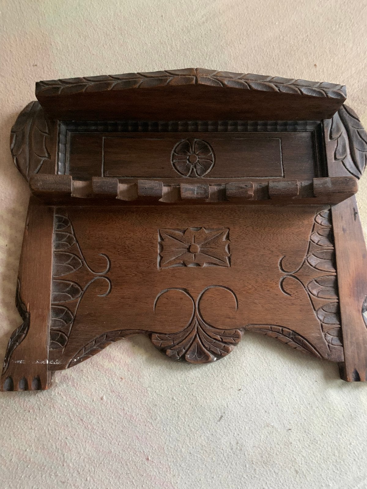 Antiek houten pijpenrek met handgesneden details, Ophalen of Verzenden