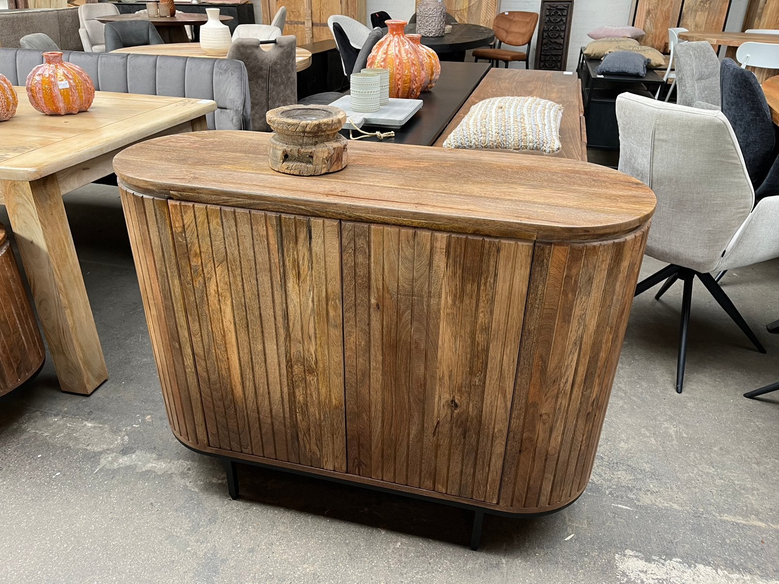 Magazijn leegverkoop dressoir retro Remi mangohout ribbel