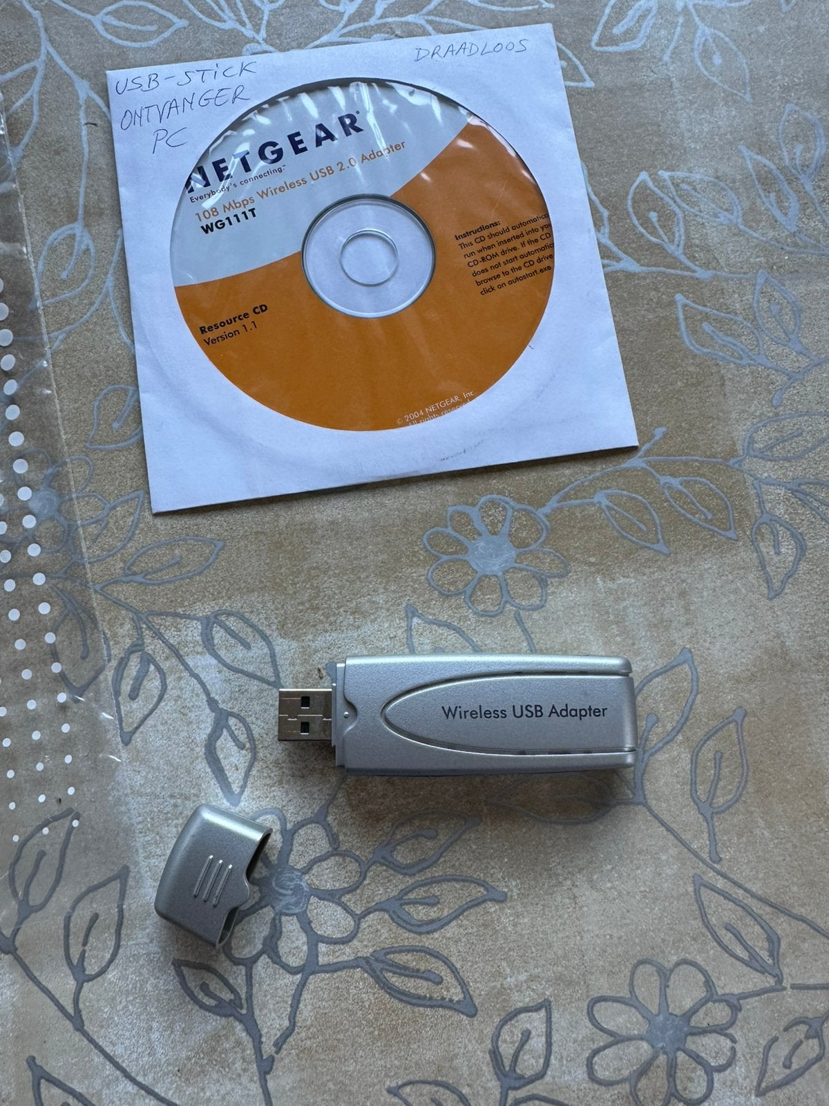 Netgear WG111T Wireless USB 2.0 Adapter met installatie-cd, Ophalen of Verzenden, Gebruikt, Windows