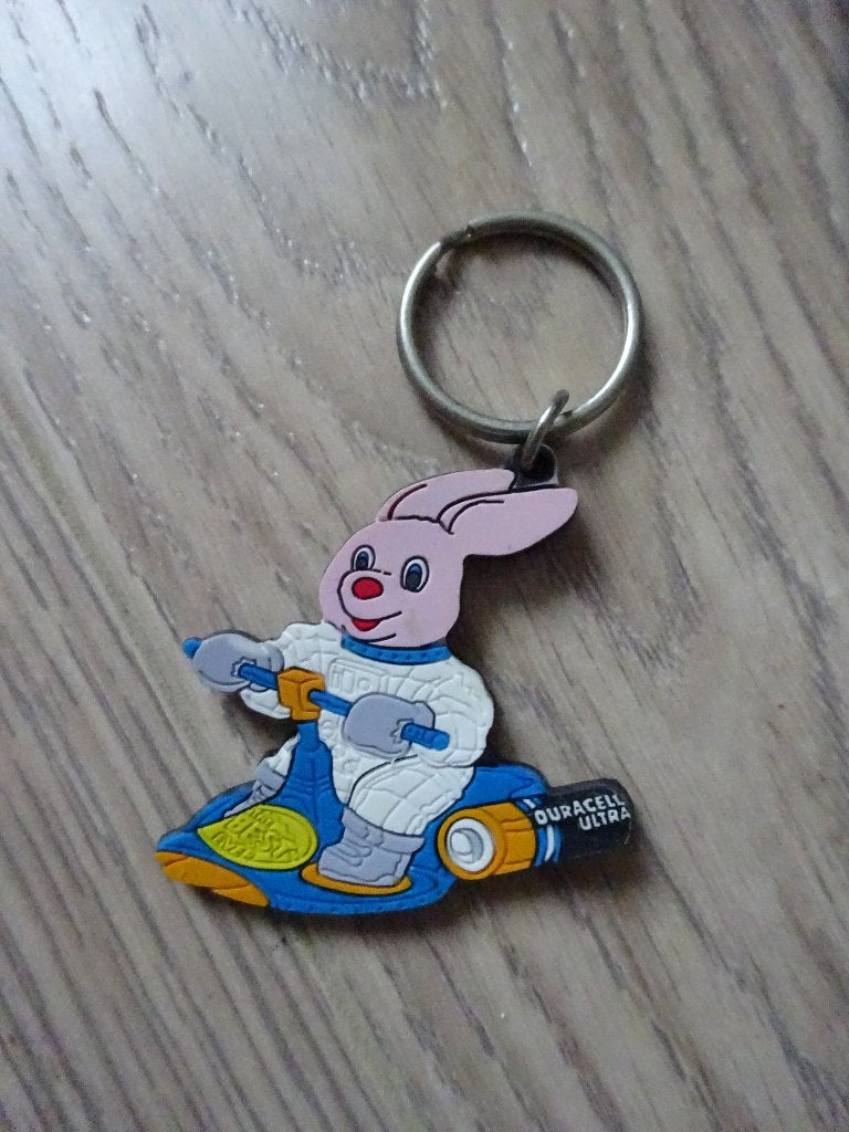 Sleutelhanger Space Scooter Duracell Bunny, Ophalen of Verzenden, Nieuw, Gebruiksvoorwerp