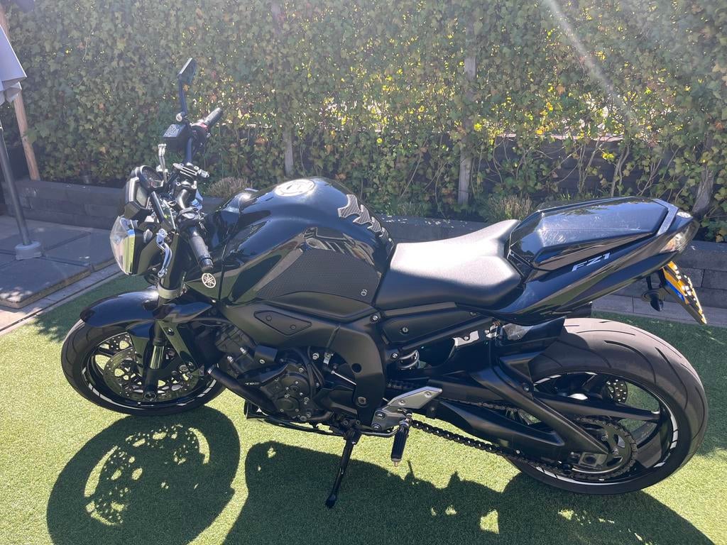 Yamaha FZ1-N 2006 Zwart, 4 cilinders, Gebruikt, Particulier, Meer dan 35 kW