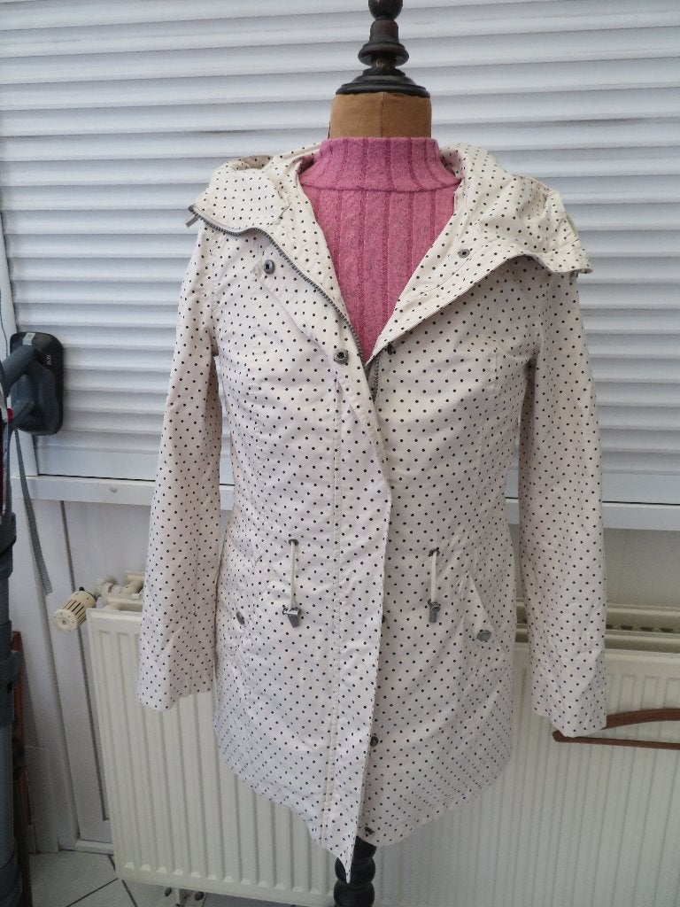 Dames jas regenjas maat 40 beige Z.G.A.N. Laura di Sarpi., Maat 38/40 (M), Laura di Sarpi., Beige, Ophalen of Verzenden