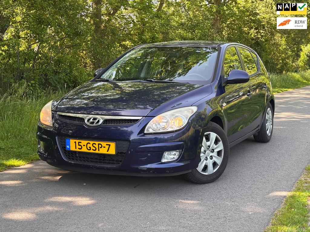 Hyundai I30 1.6i Dynamic Airco Automaat!, Auto's, Hyundai, Bedrijf, Te koop, i30, ABS, Airbags, Airconditioning, Alarm, Automatische klimaatregeling