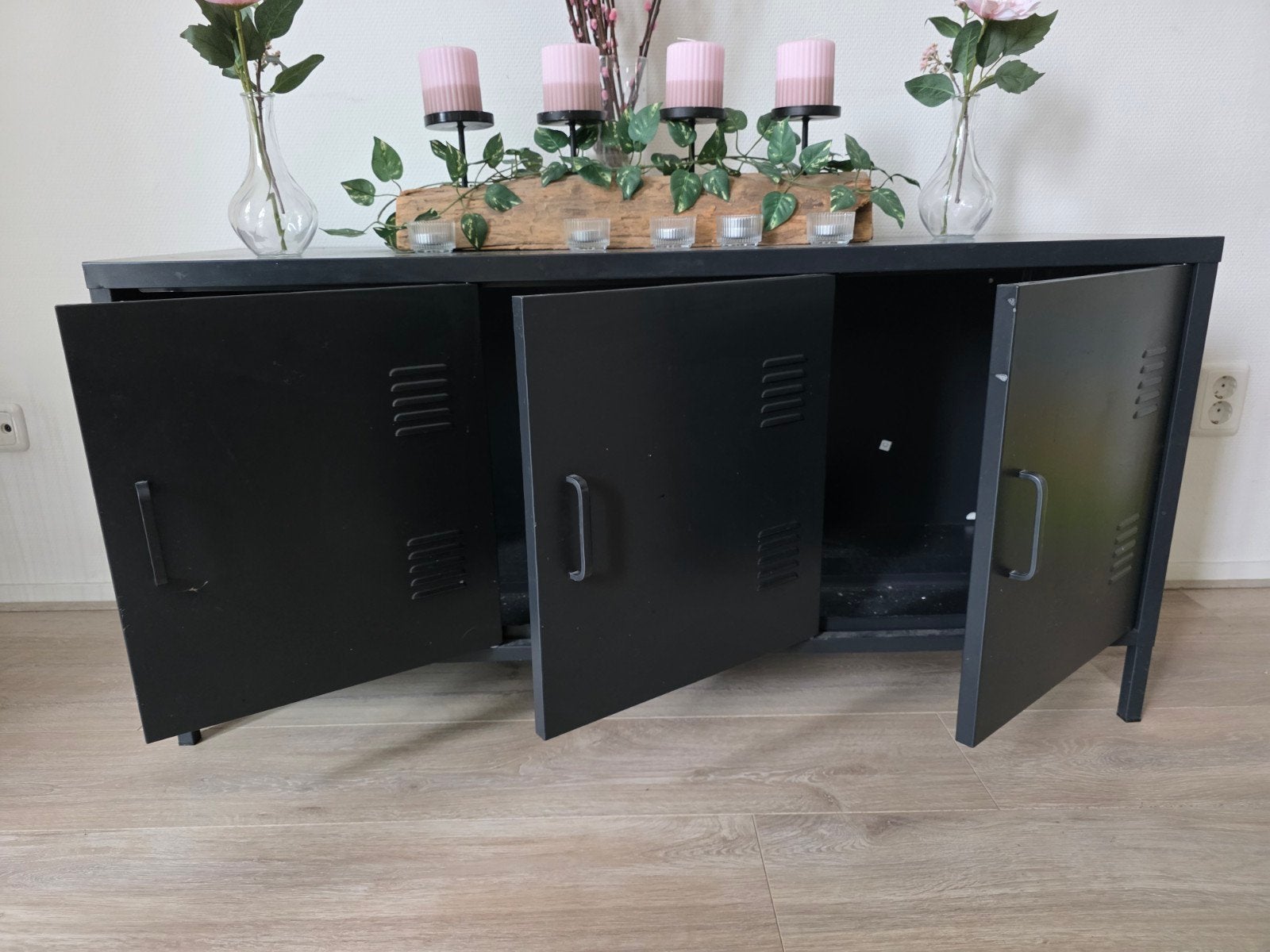 Zwart metalen dressoir met 3 deuren - Industriële stijl, Ophalen, Minder dan 50 cm, Gebruikt, Metaal