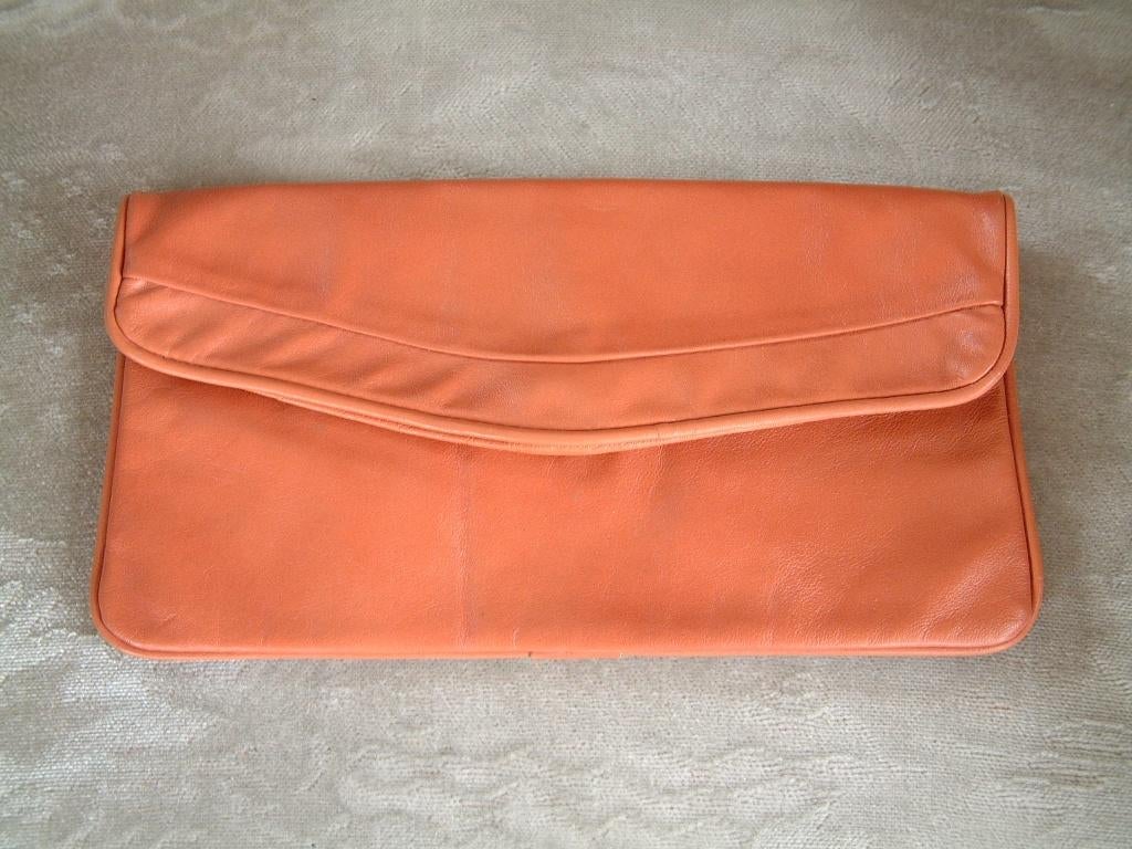 Leren envelop tasje tas echt leer jaren 1970 cognac kleurig, Ophalen of Verzenden, Zo goed als nieuw, Bruin, Avondtasje