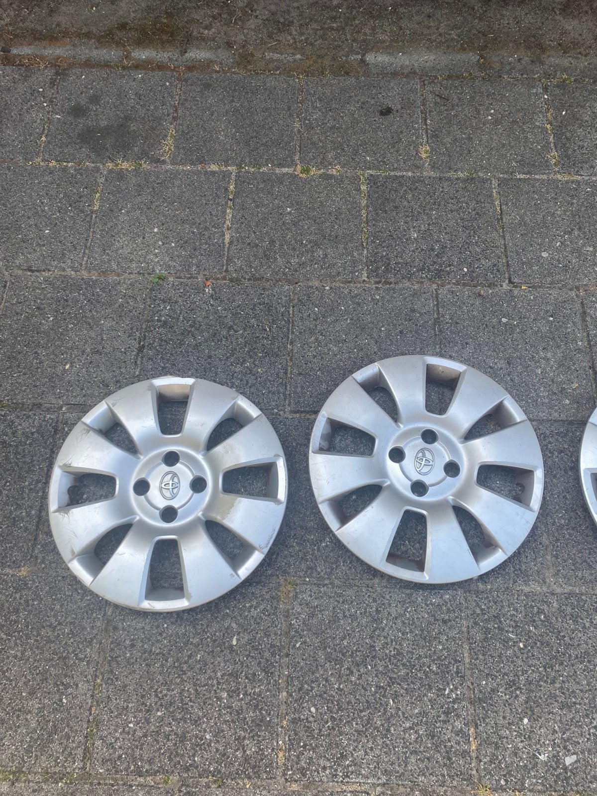 Toyota yaris 15 inch wieldoppen, Ophalen of Verzenden, Gebruikt
