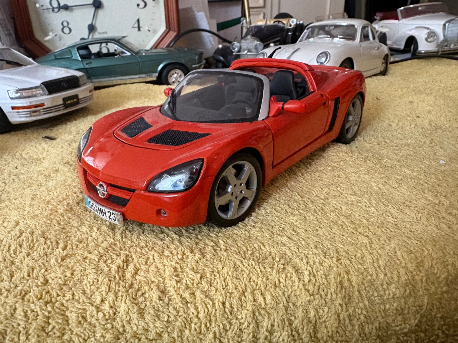 OPEL.  Speedster .          Maisto, Hobby en Vrije tijd, Modelauto's | 1:18, Ophalen of Verzenden, Zo goed als nieuw, Maisto