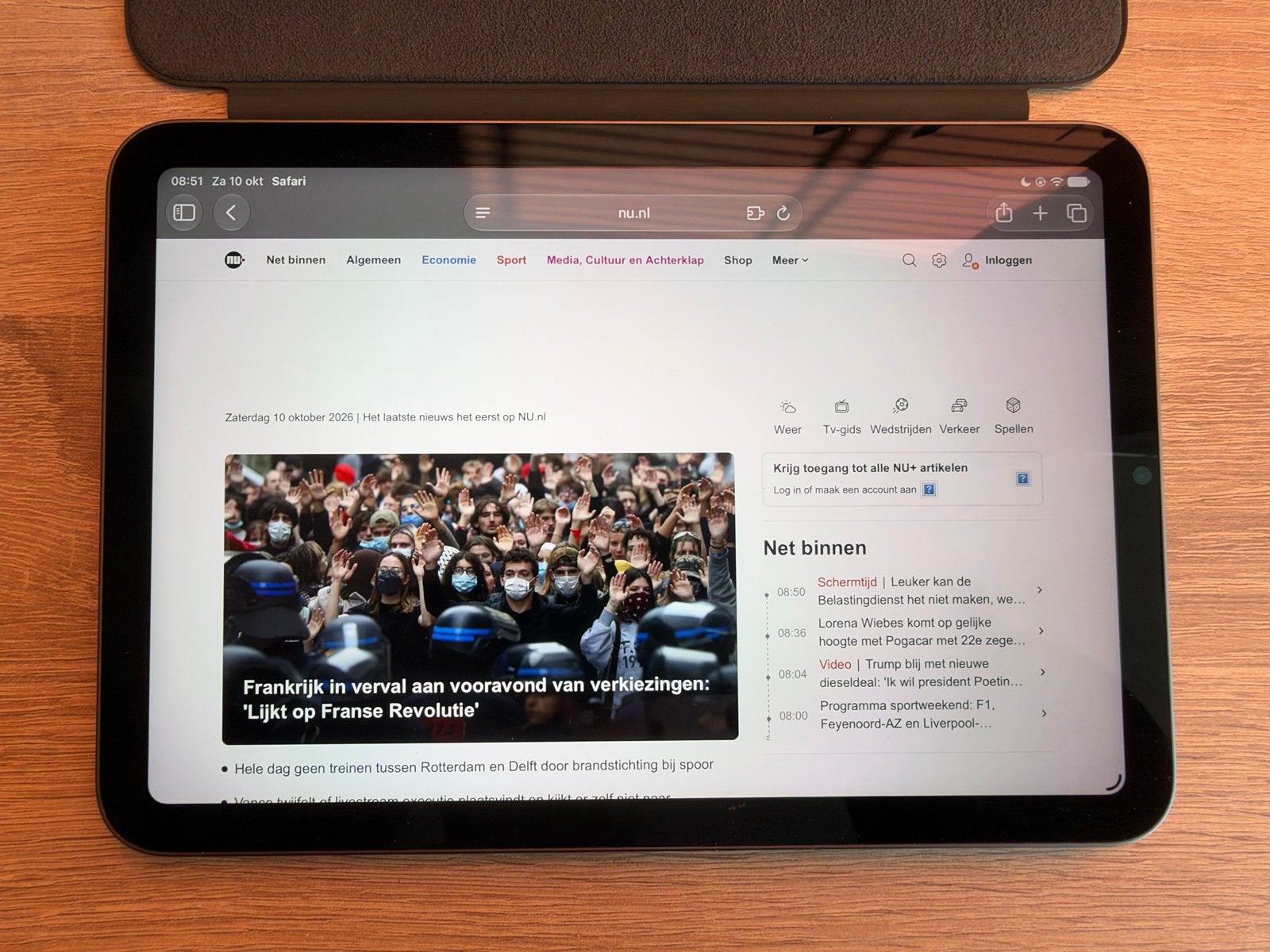 iPad Mini 6e gen(265GB) met dbrand skin en origineel hoesje, Computers en Software, Zwart, 8 inch, Ophalen of Verzenden, Zo goed als nieuw