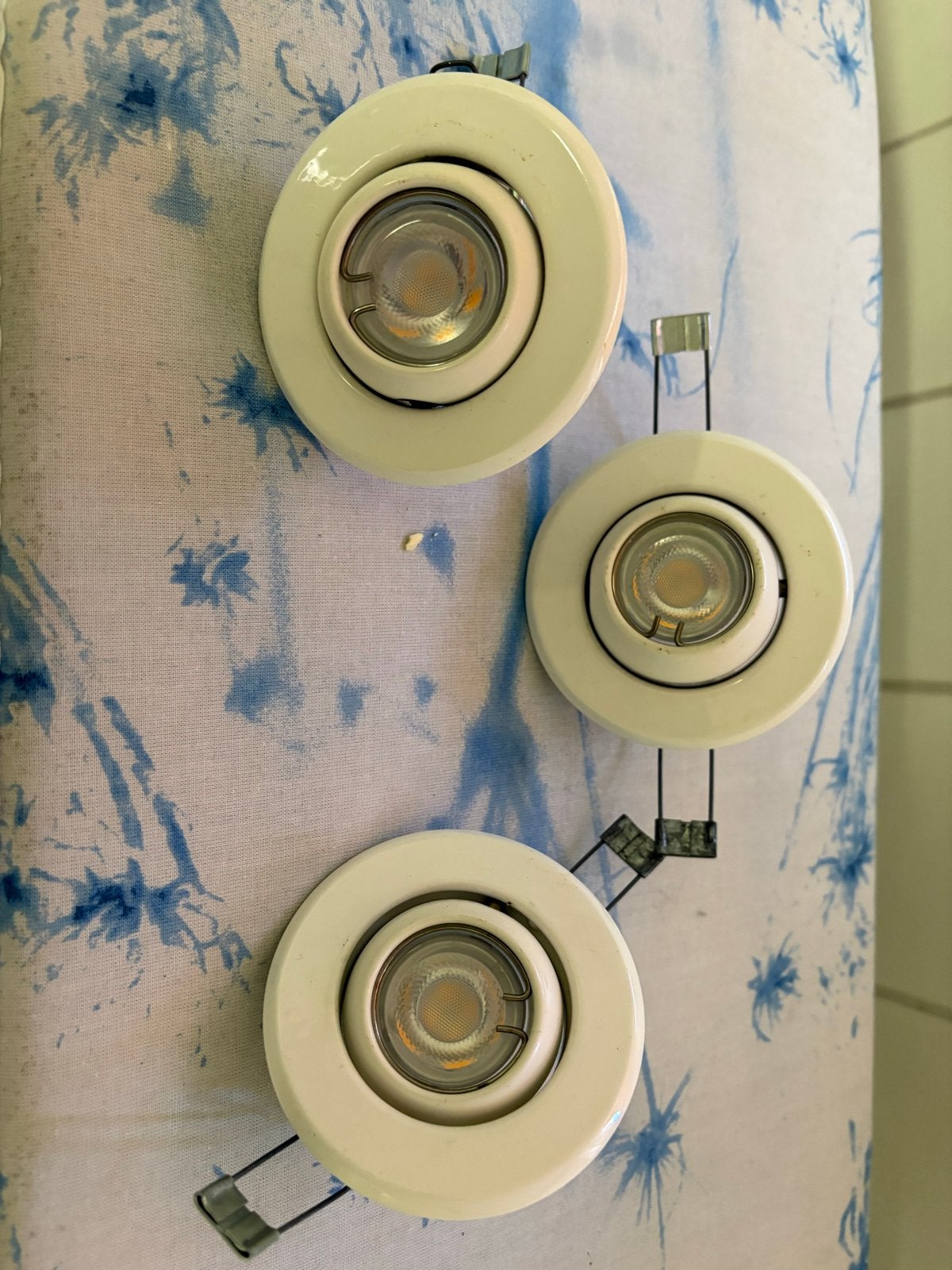 3x Inbouwspotjes Wit met LED lampen, Metaal, Wit, Gebruikt, GU10