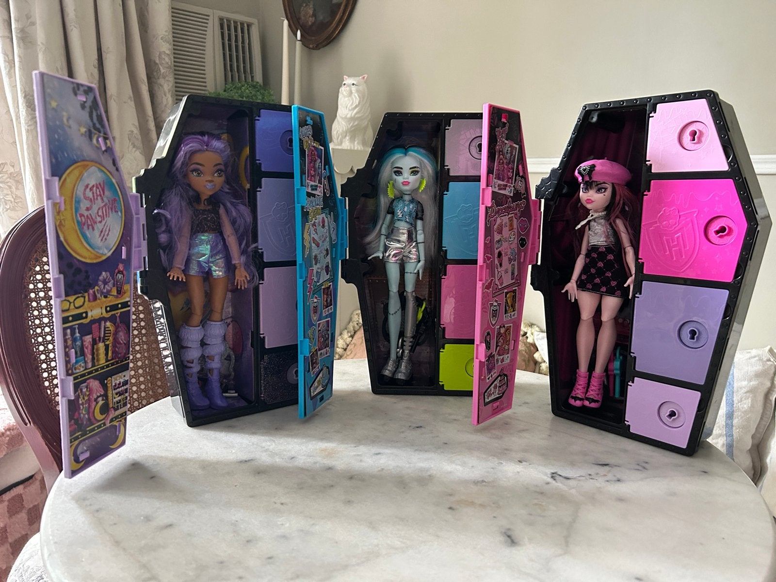 Monster High poppen met kisten en accessoires, Kinderen en Baby's, Speelgoed | Poppen, Ophalen of Verzenden, Zo goed als nieuw