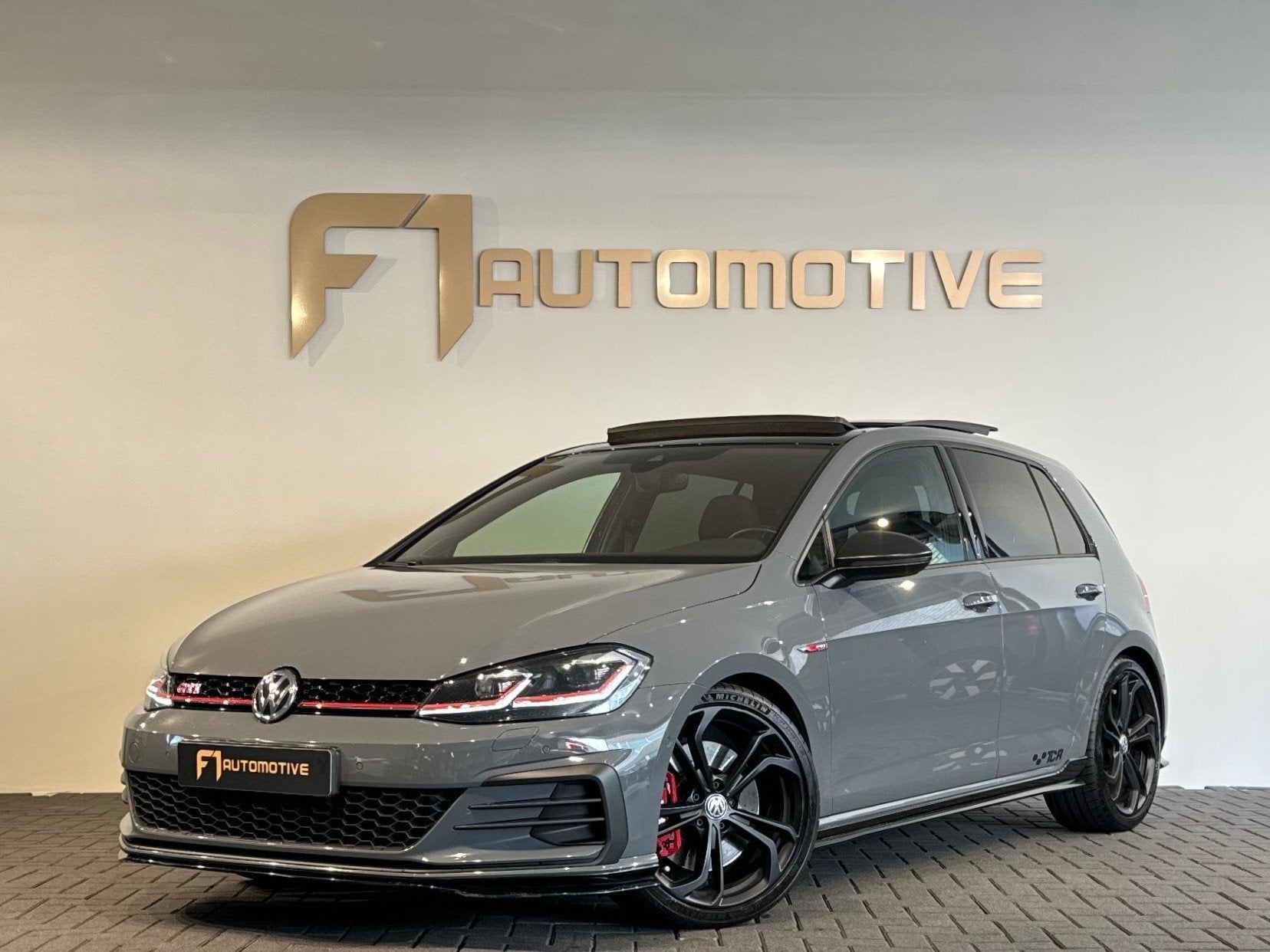 Volkswagen Golf 2.0 TSI GTI TCR Pano|Keyles|Akrapovic|Dynaud, 1330 kg, Gebruikt, 4 cilinders, 1984 cc