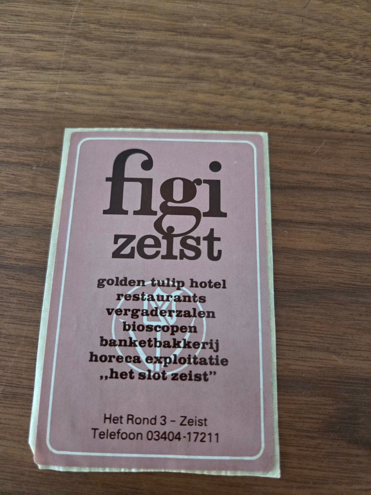 8398 Vintage Figi Zeist Golden Tulip Hotel Sticker, Ophalen of Verzenden, Gebruikt, Bedrijf of Vereniging