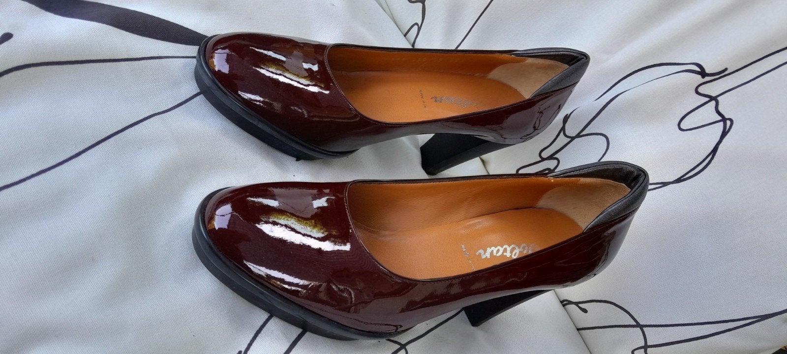 Voltan rode lakleren pumps, maat 39, Pumps, Voltan, Ophalen of Verzenden, Zo goed als nieuw