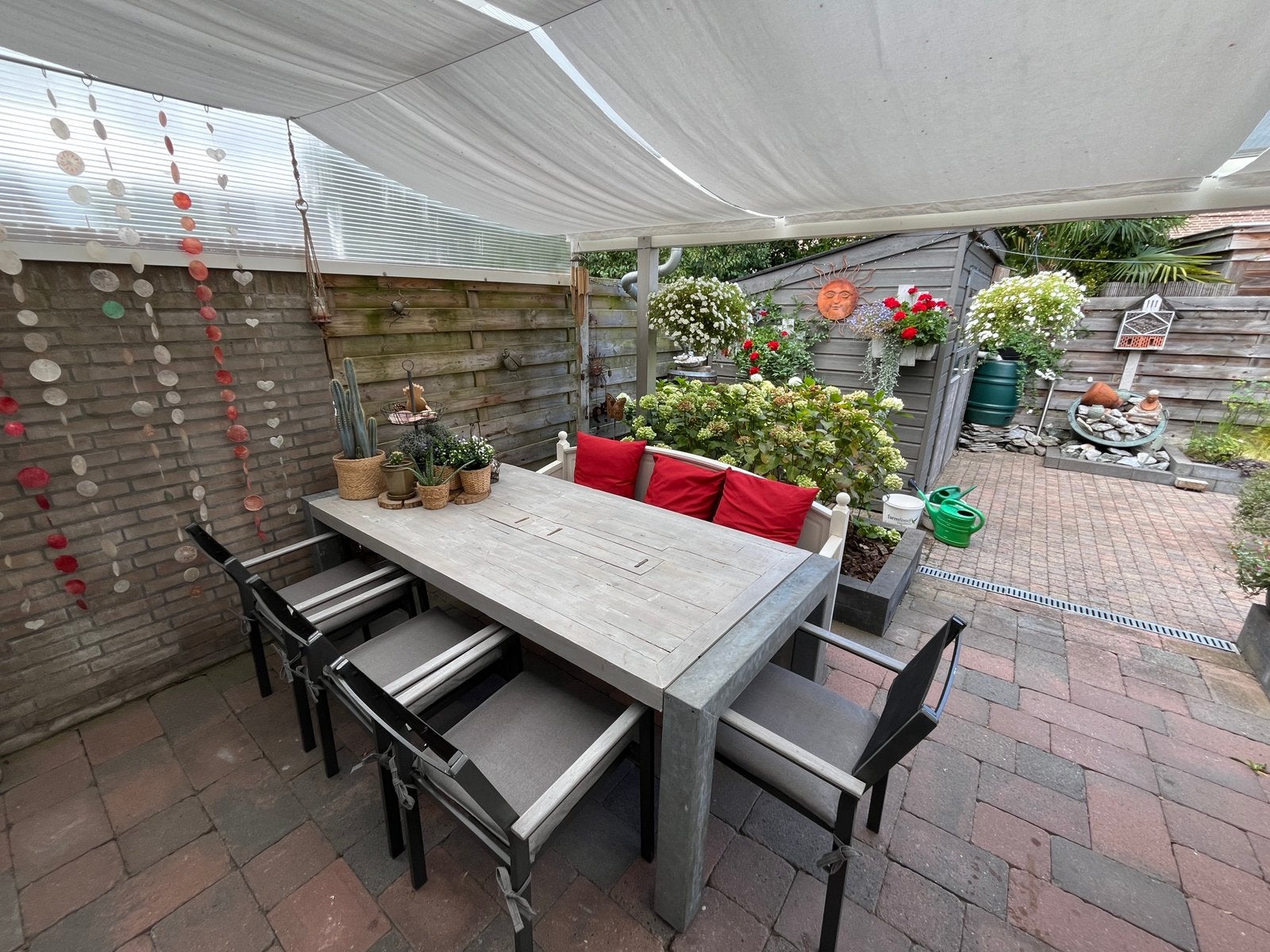 Robuuste, massief houten tuintafel met stoelen en bank, Ophalen, Overige materialen, Gebruikt, Bank