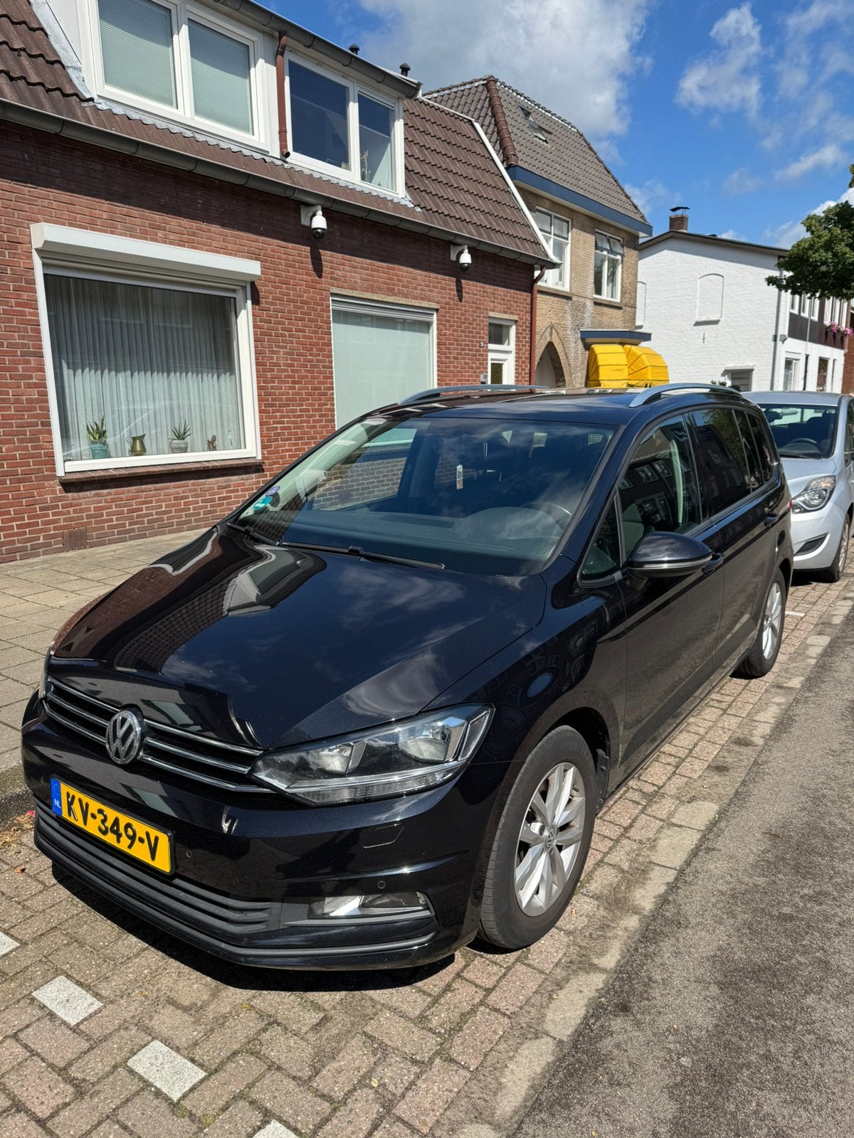 Volkswagen Touran 1.4 TSI 110KW/150PK 7-DSG 2016 Zwart, Auto's, 4 cilinders, 7 stoelen, Zwart, 19 km/l