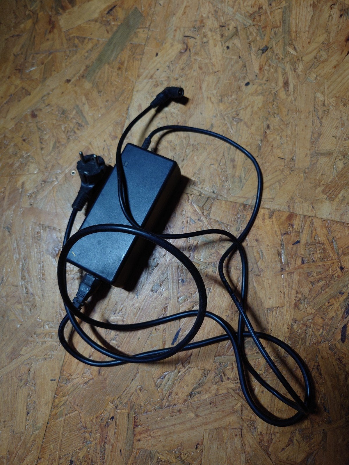 Li-ion battery charger - elektrische fiets, Fietsen en Brommers, Zo goed als nieuw