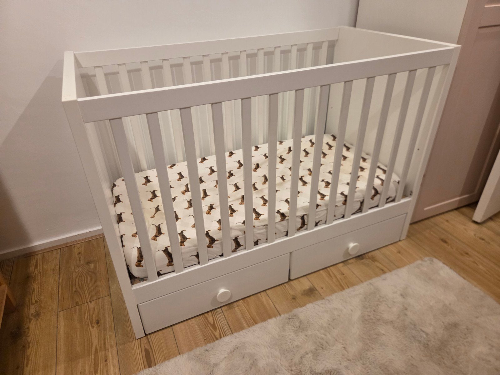 IKEA ledikantje met lades, matras en twee teckel hoeslakens, Ophalen, Zo goed als nieuw, Minder dan 140 cm, Matras