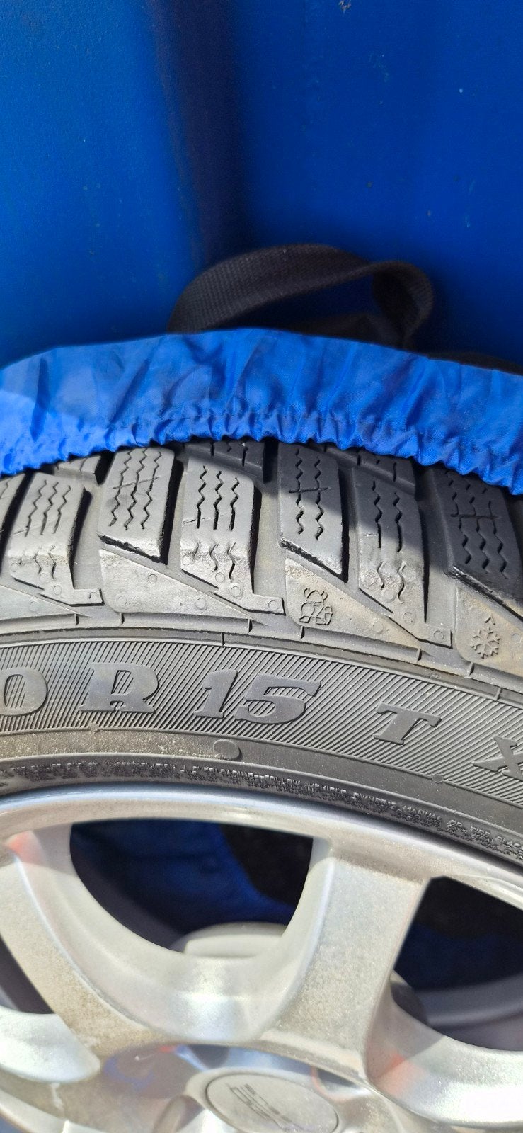 Winterbanden met velgen 185/60 R15, Auto-onderdelen, Ophalen, Gebruikt, 15 inch, Banden en Velgen